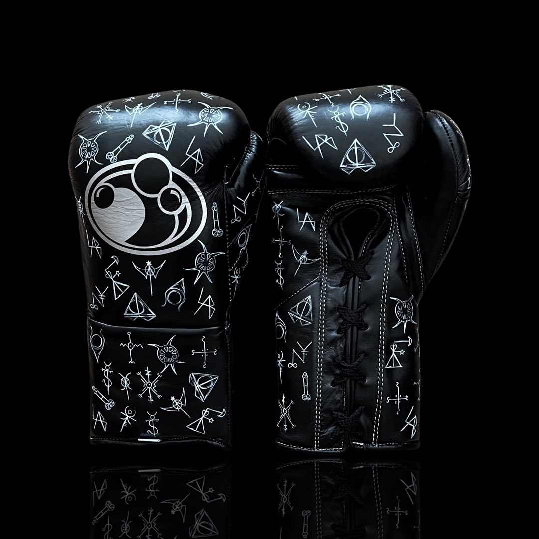Grant Boxing Gloves Black/White | Lace-Up