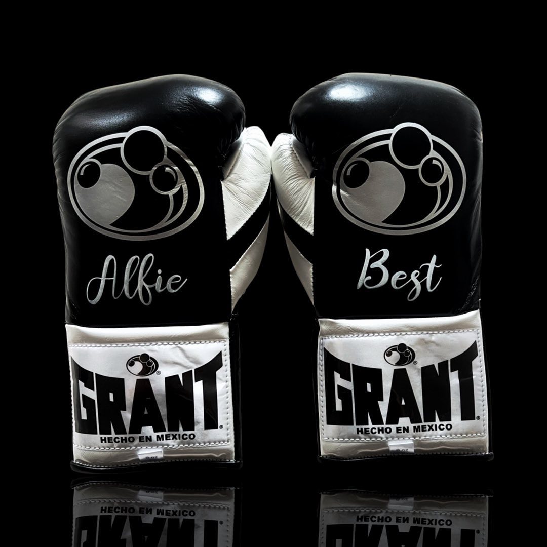 Affordable Grant Heavy Duty Gloves Black/White/Silver Gym Ready