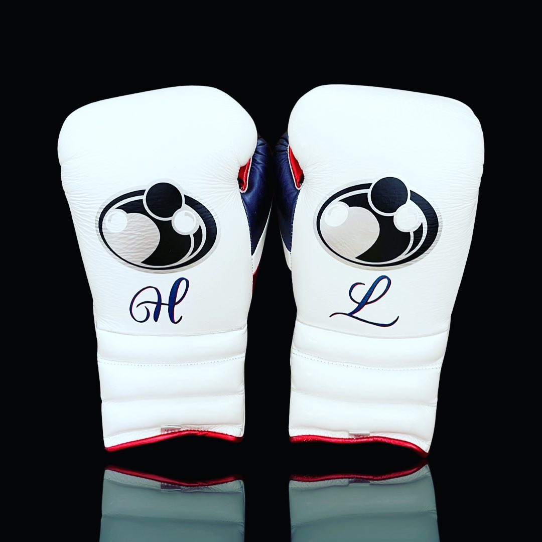 Affordable Grant Heavy Duty Gloves White/Red/Blue Gym Ready