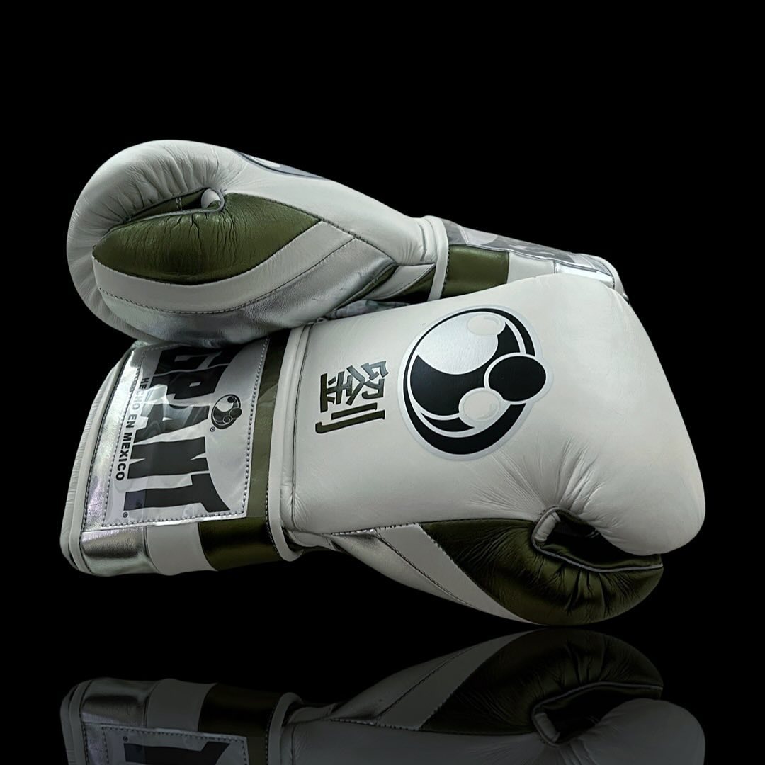 Grant Boxing Gloves Beige/Green Custom made