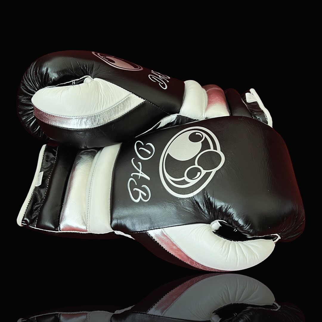 Grant Style Budget Gloves Black/White/Silver Fitness Training