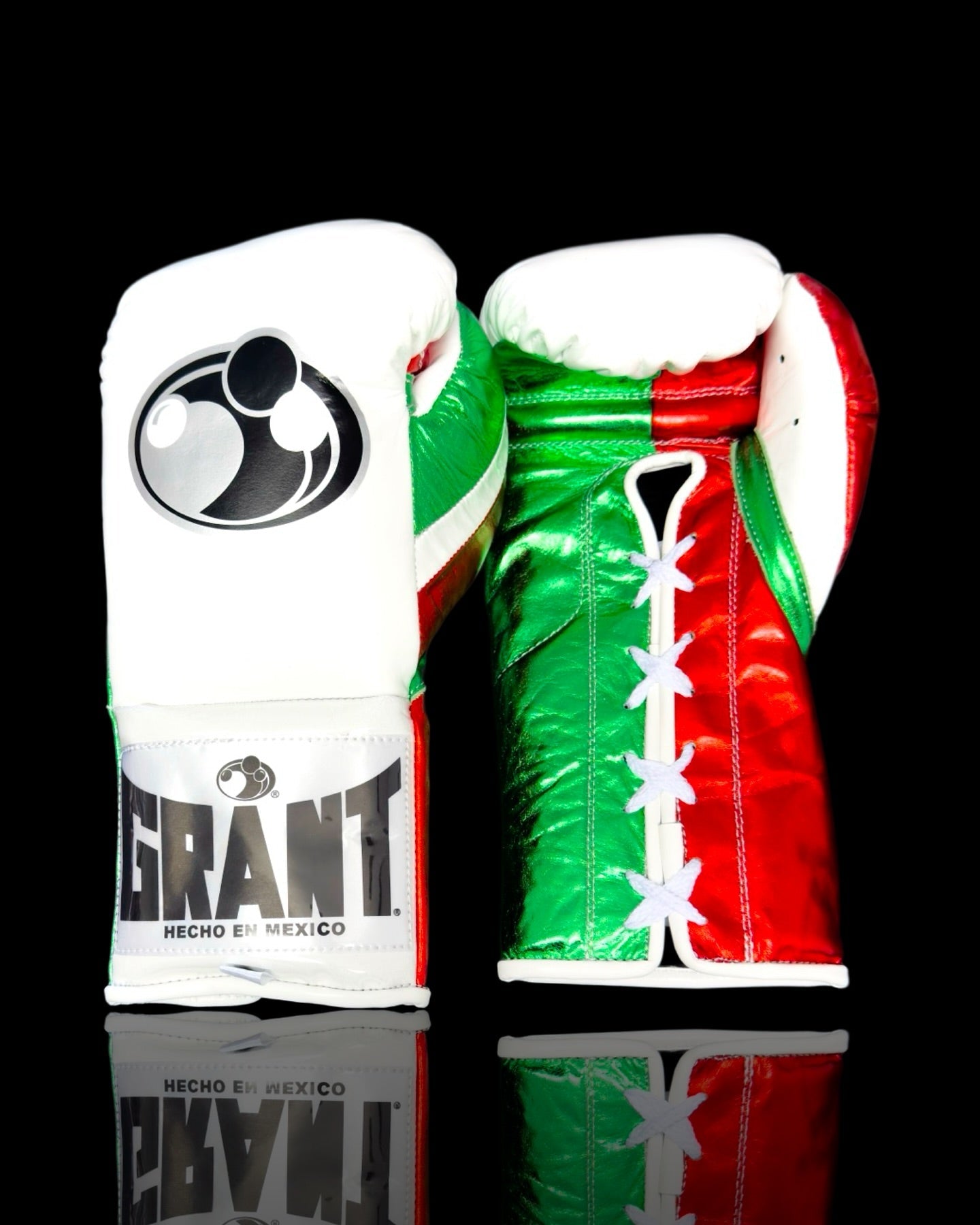 Grant Boxing Gloves White/Red/Green Lace-Up 10oz