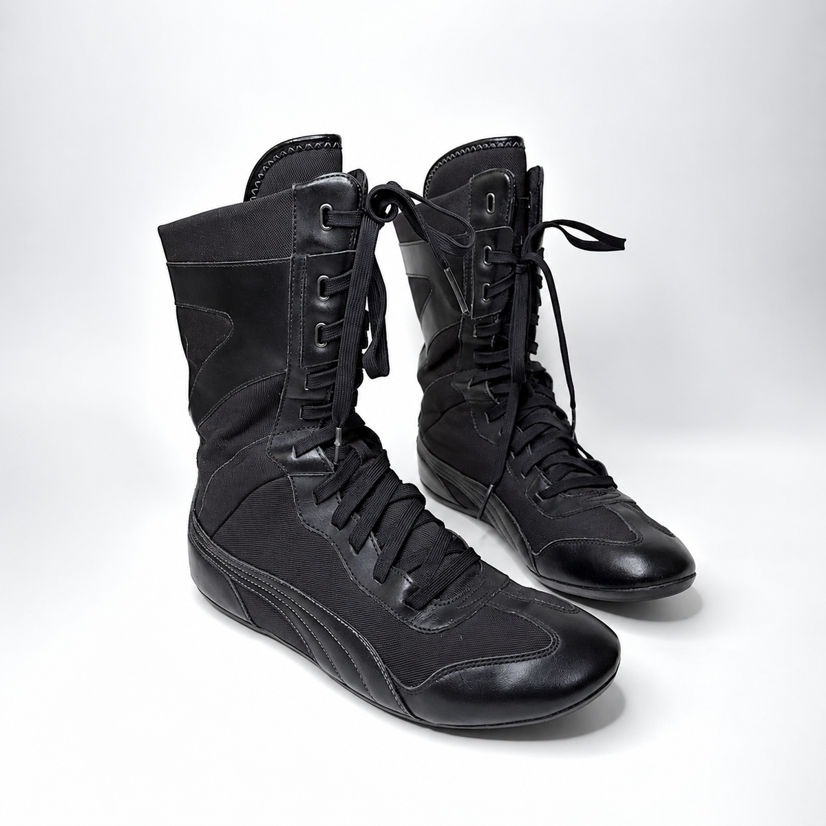 Professional boxing boots for boxing training and competition