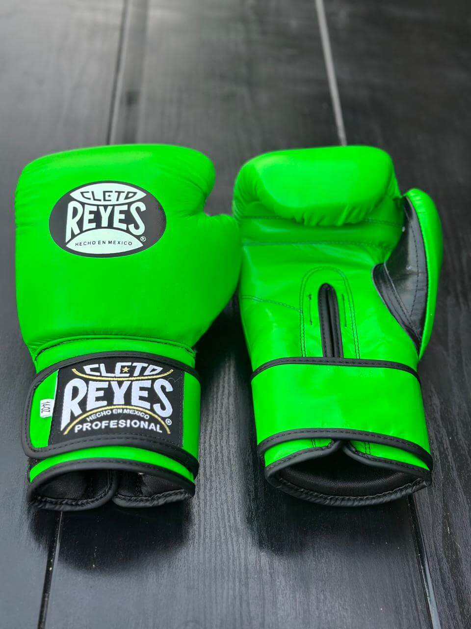 Cleto Reyes Green/Black Boxing Gloves Durable Sparring Gloves View
