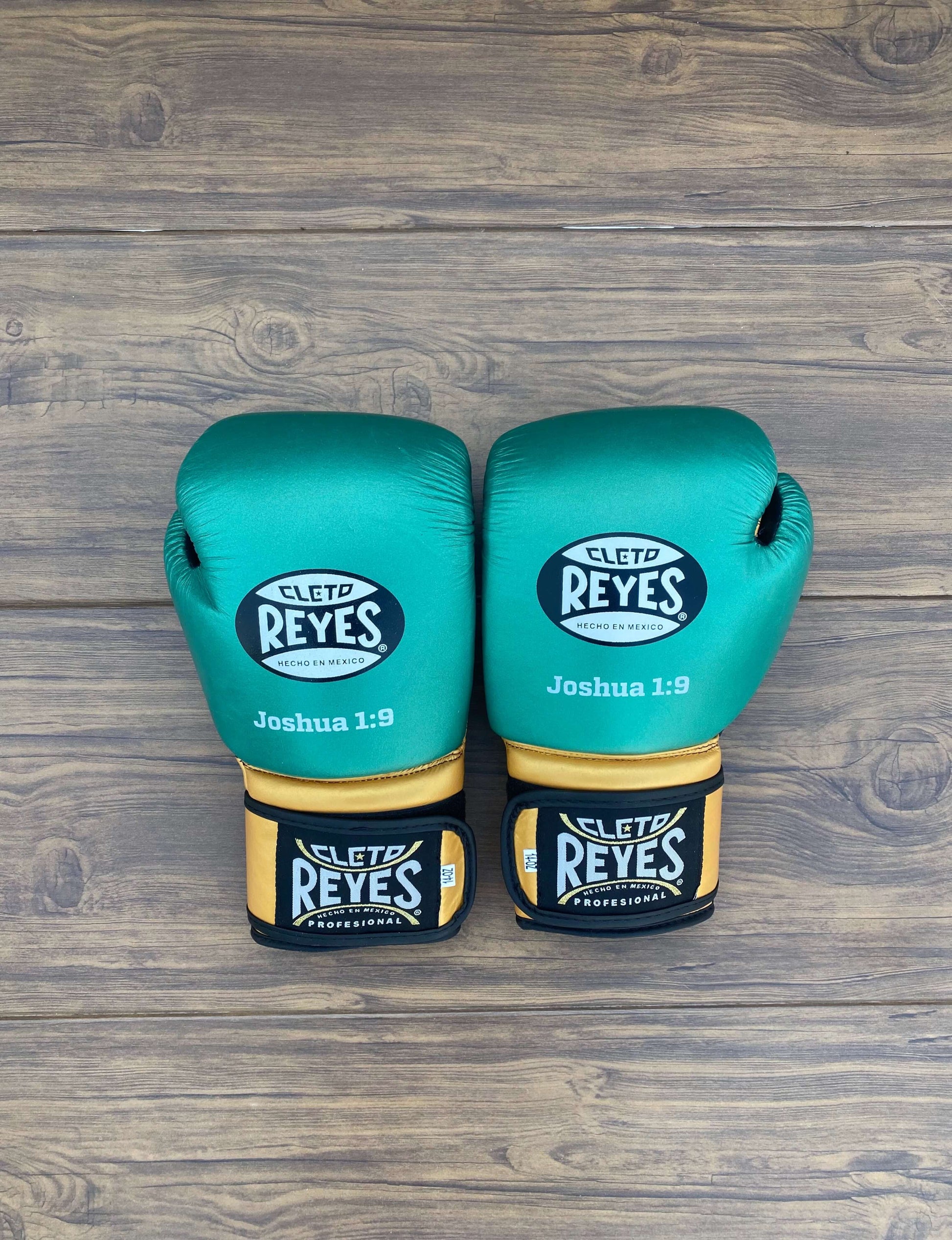 Cleto Reyes Green/Gold 14oz Boxing Gloves Premium Sparring Gloves Back View