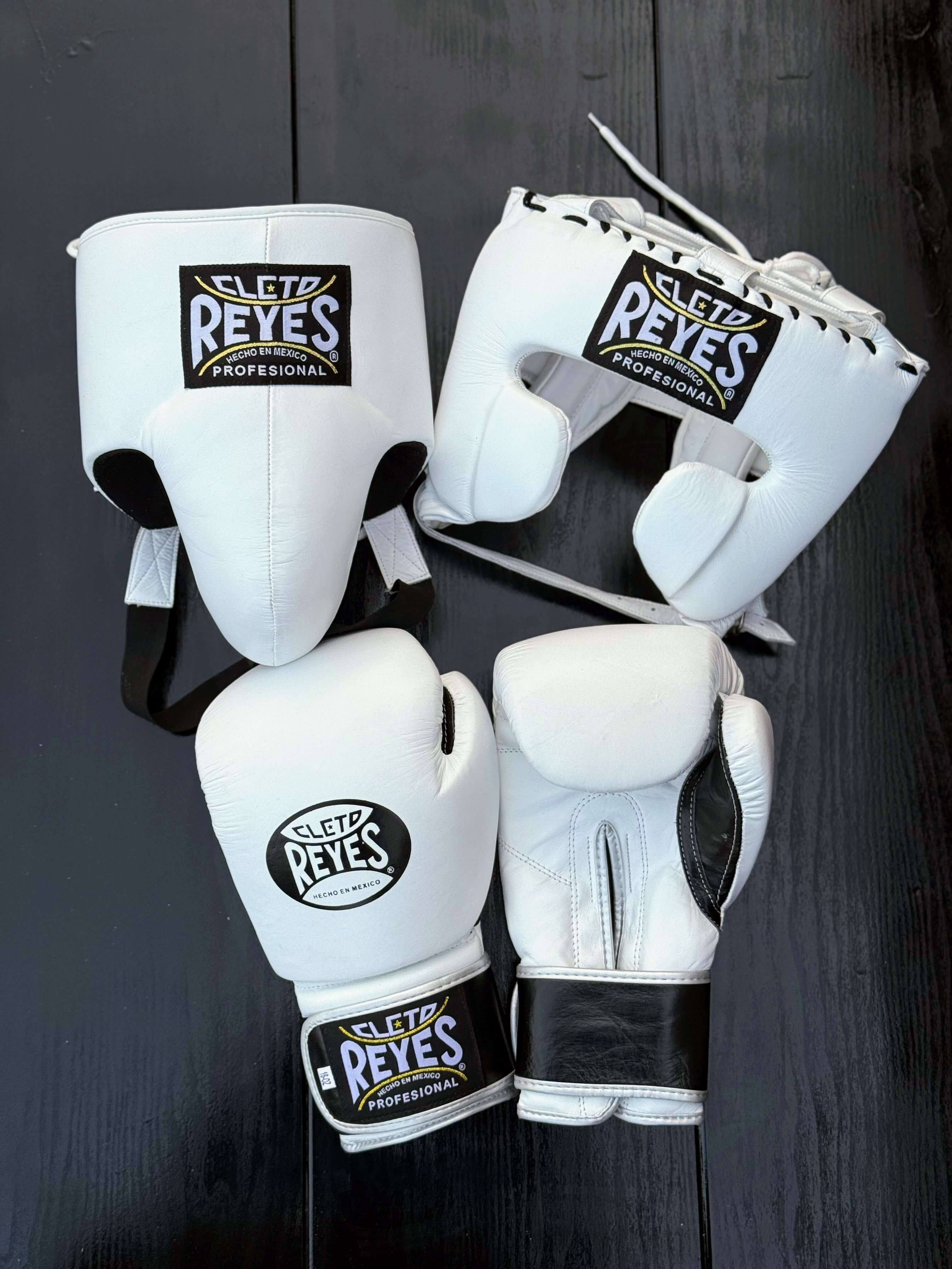 Cleto Reyes Boxing Gloves Set White/Black Professional Sparring Set