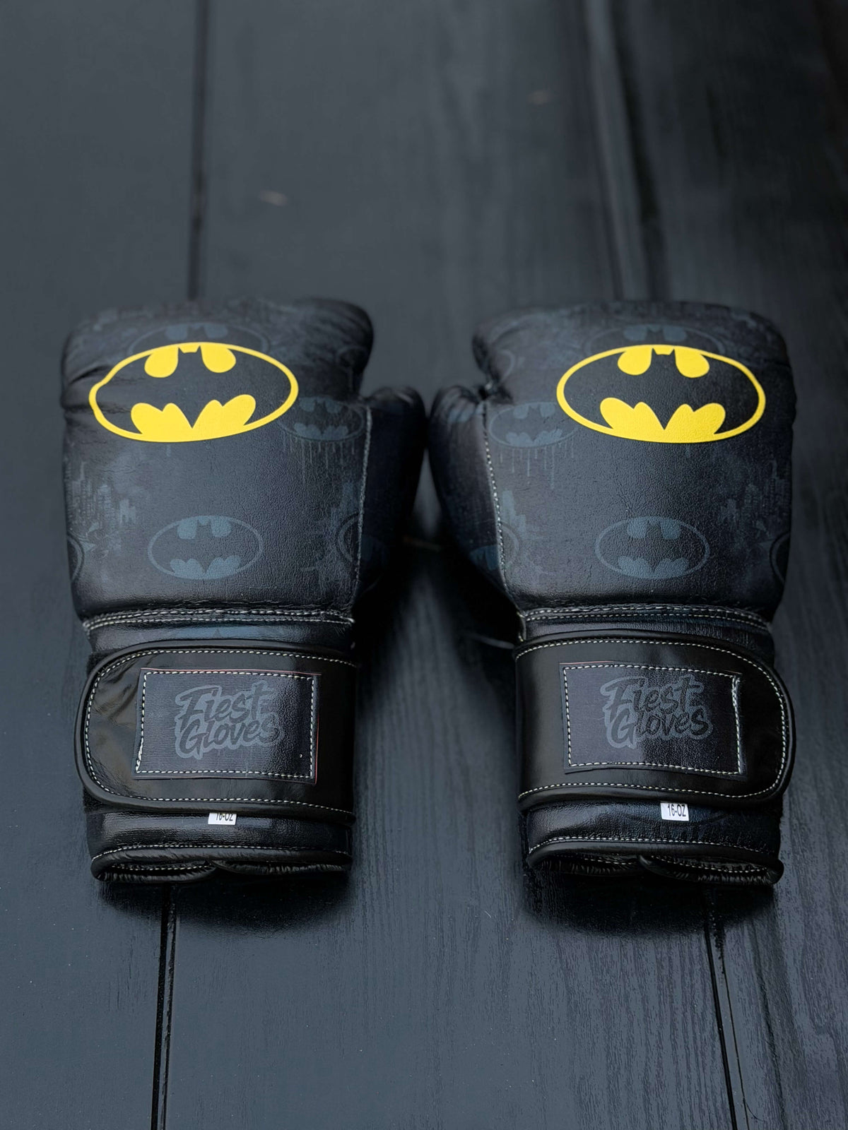 Fiest Boxing Set Winning Style Batman Edition Leather Gloves Back View
