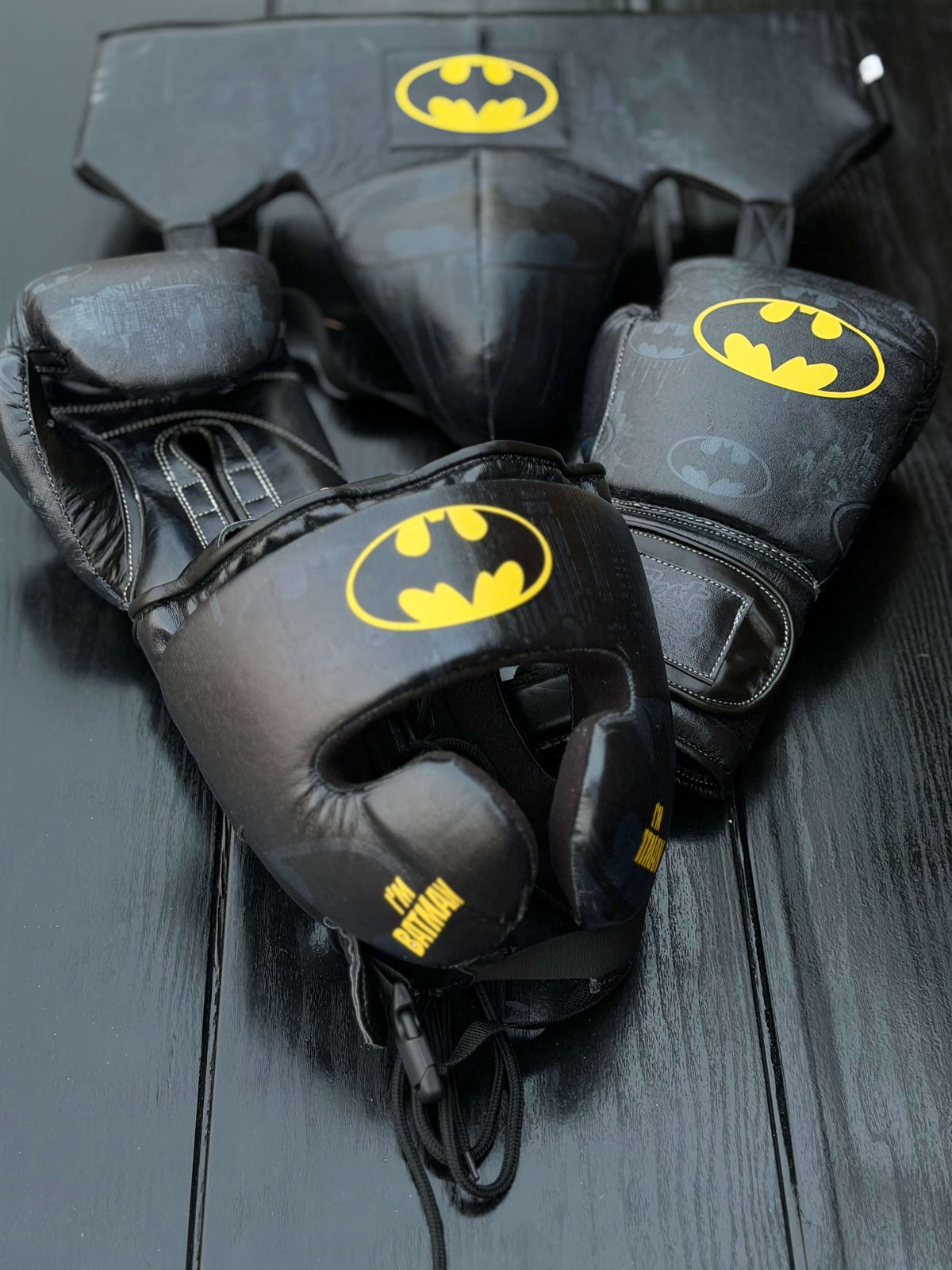 Fiest Boxing Set Winning Style Batman Edition Leather Gloves and Mitts for Training