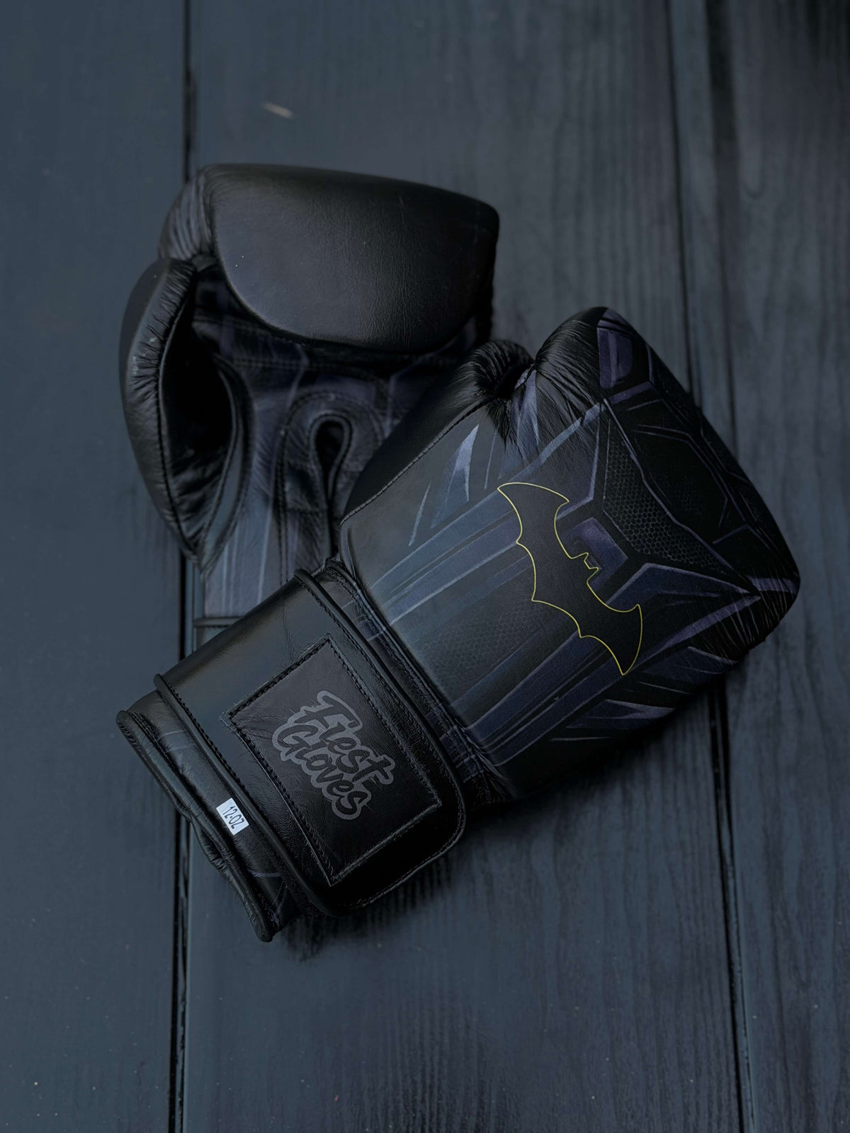 Fiest Boxing Gloves Winning Style Batman Design Leather Training Gloves for Sparring