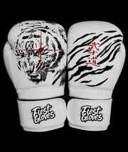 Fiest Winning Style White Boxing Gloves Women Fitness Training