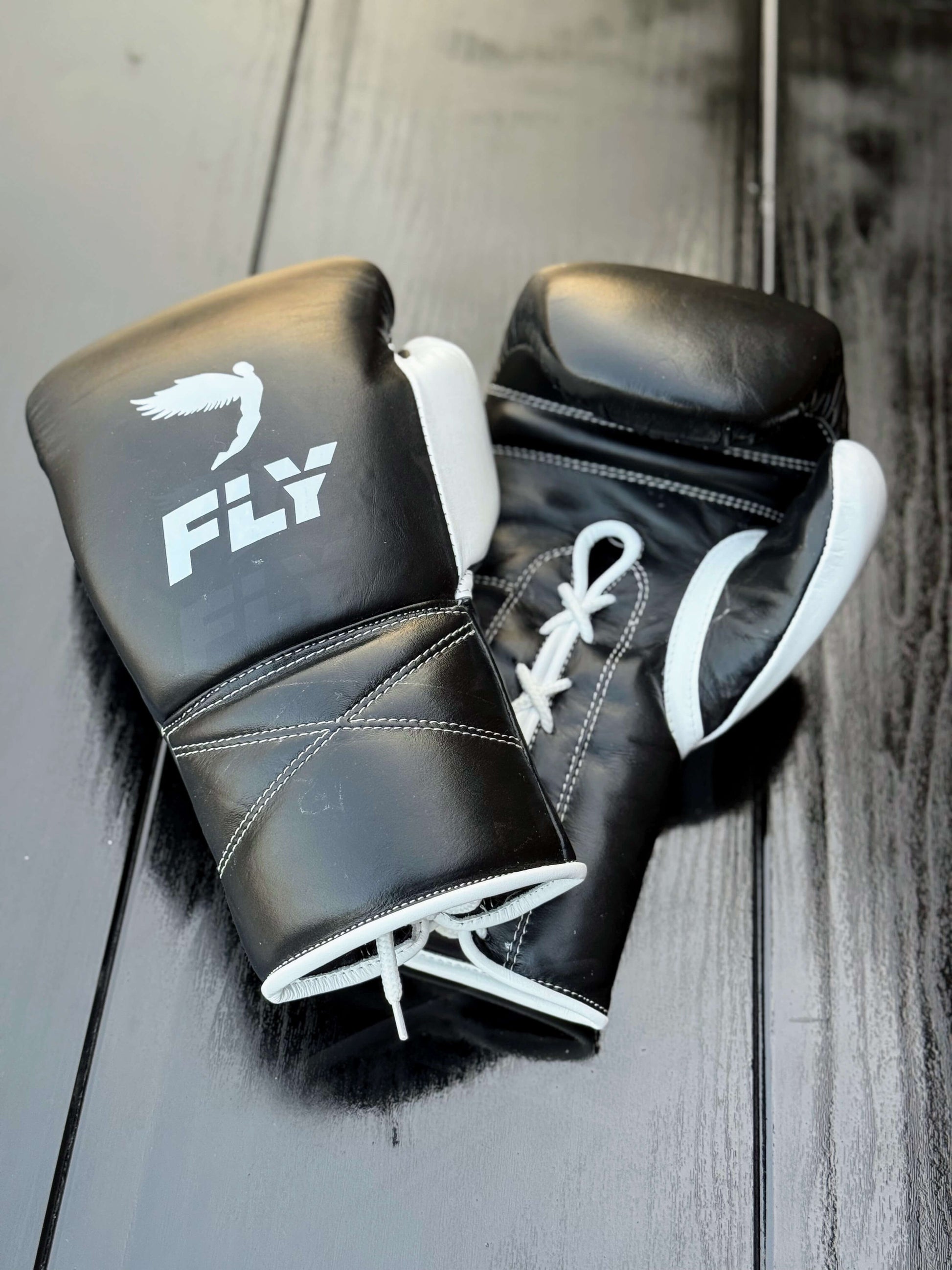 Fly Boxing Gloves Black/White Leather Gloves for Pad Work
