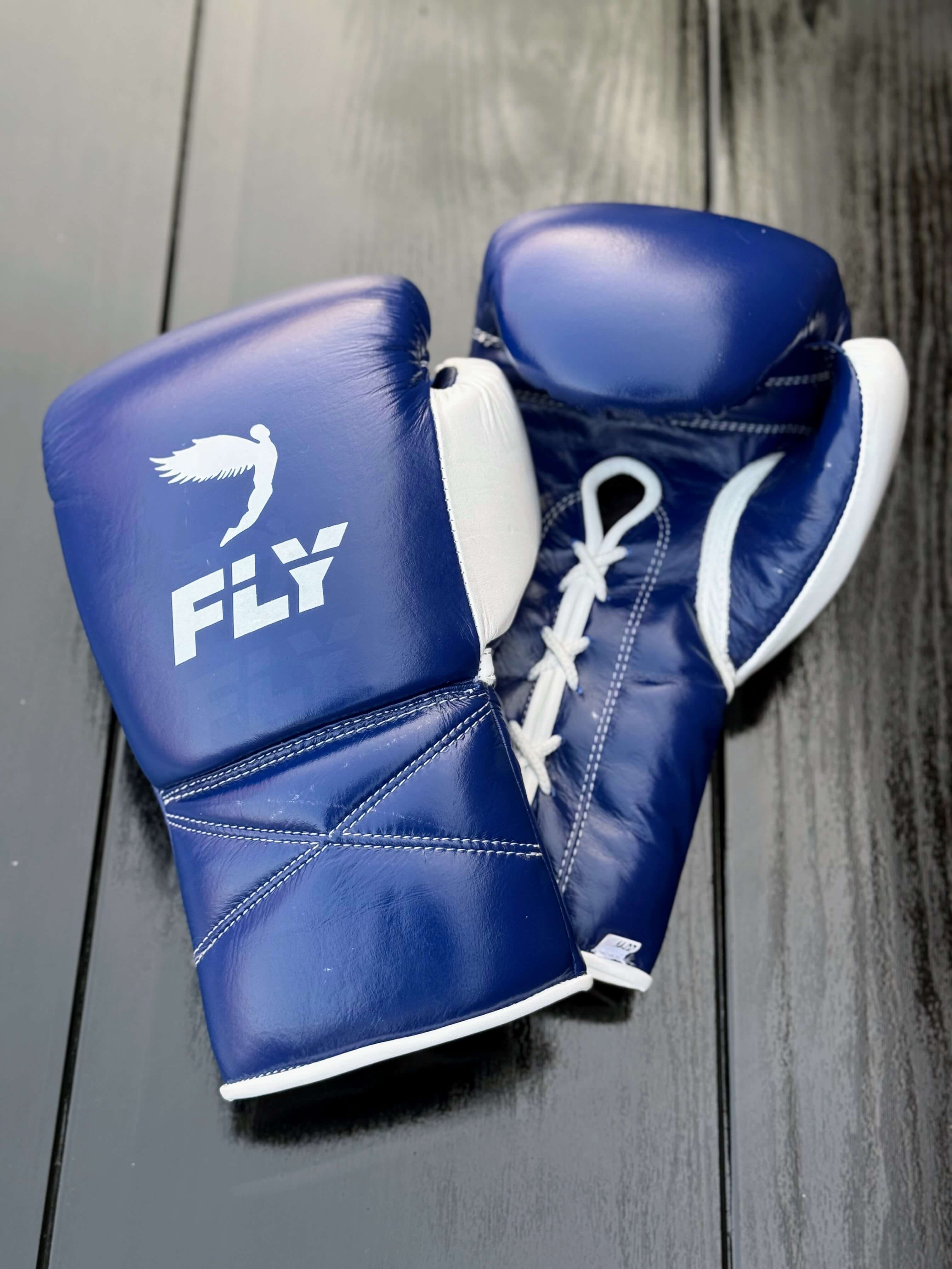 Fly Boxing Gloves Blue/White Curved Leather Gloves for MMA Training