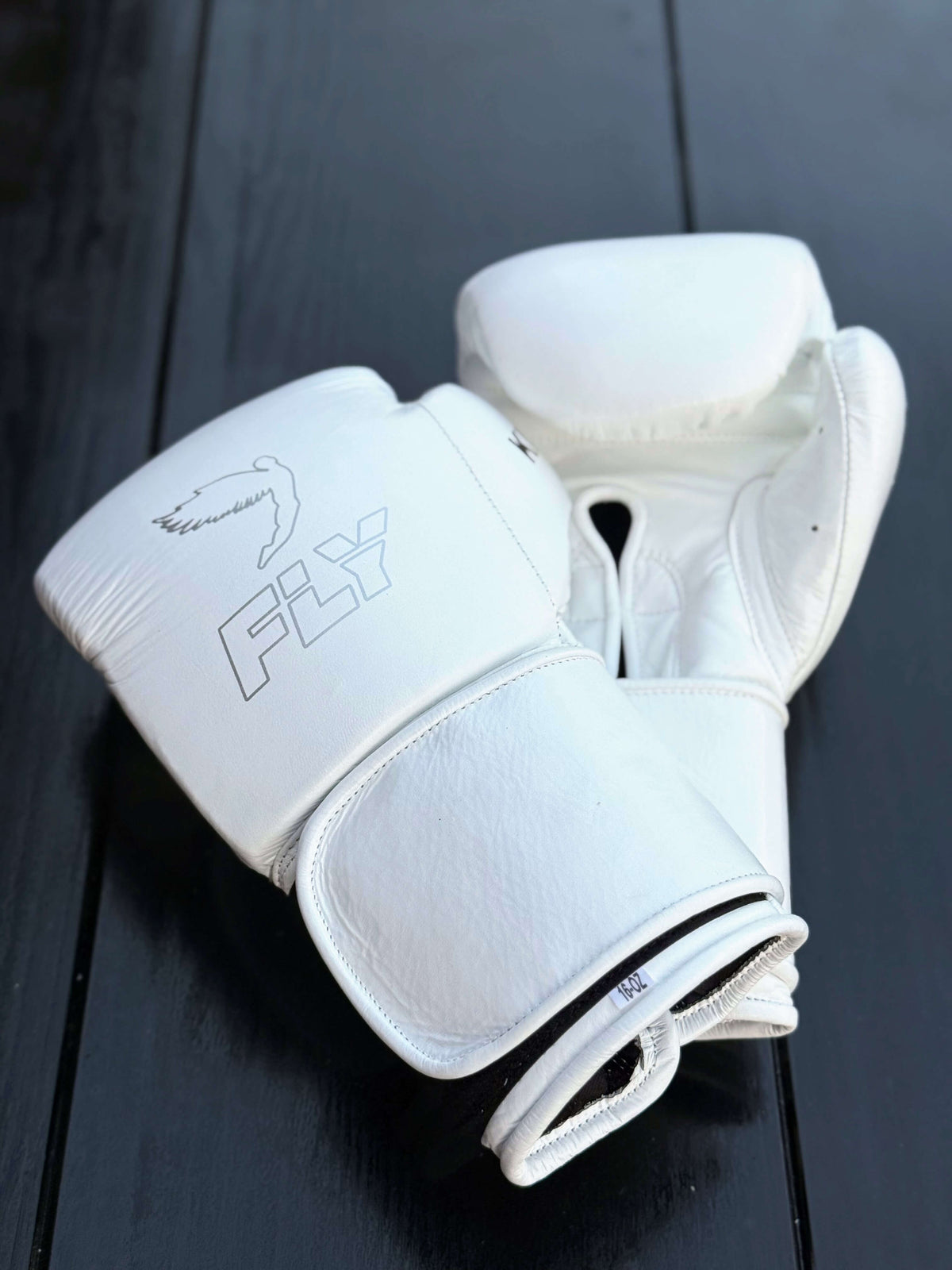 Fly Boxing Set White Training Set with Gloves View