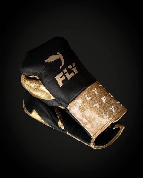 Fly Boxing Gloves Lace-Up | Black/Golden