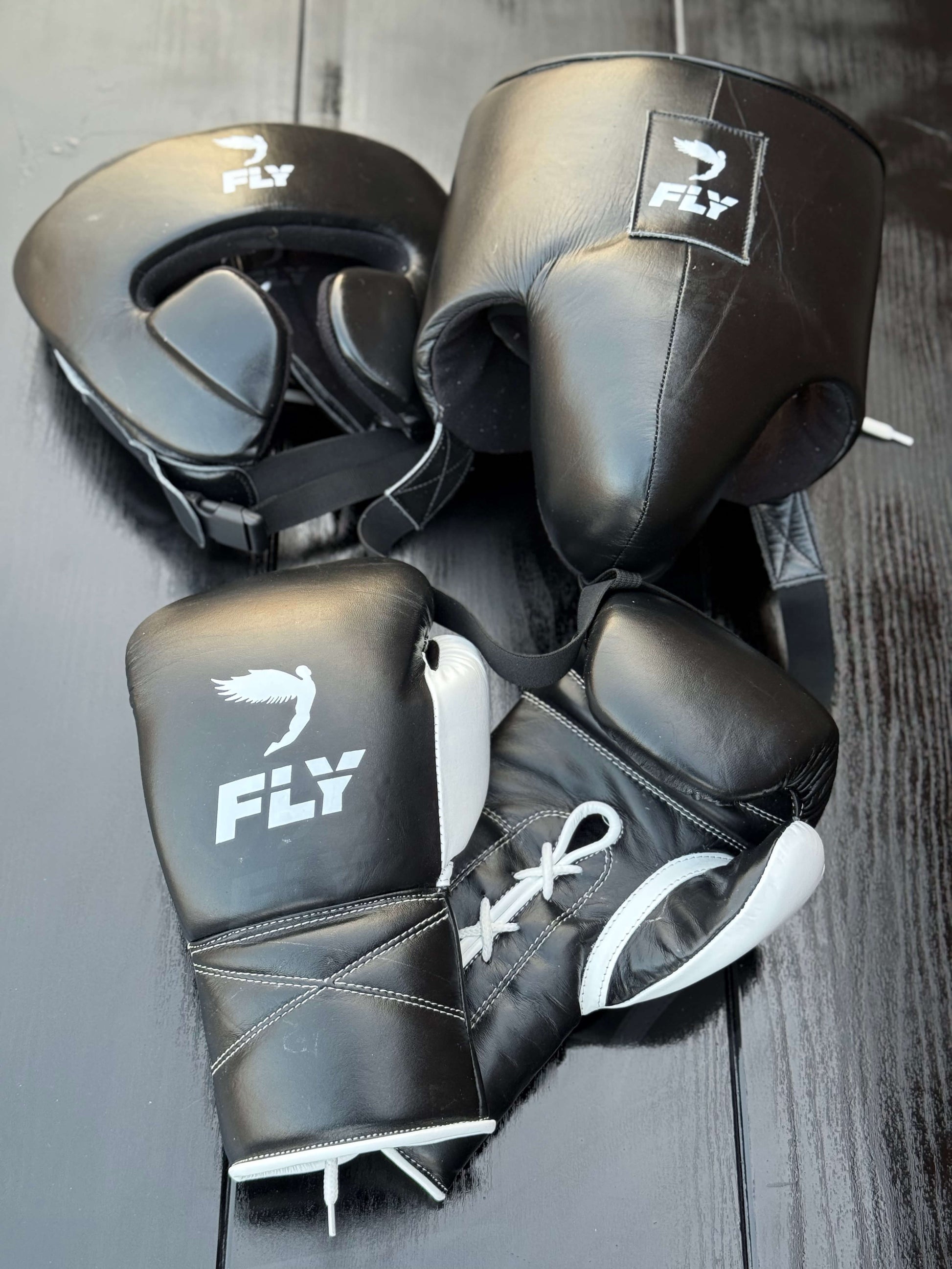 Fly Boxing Set | Black/White | Cheek Protector Headgear
