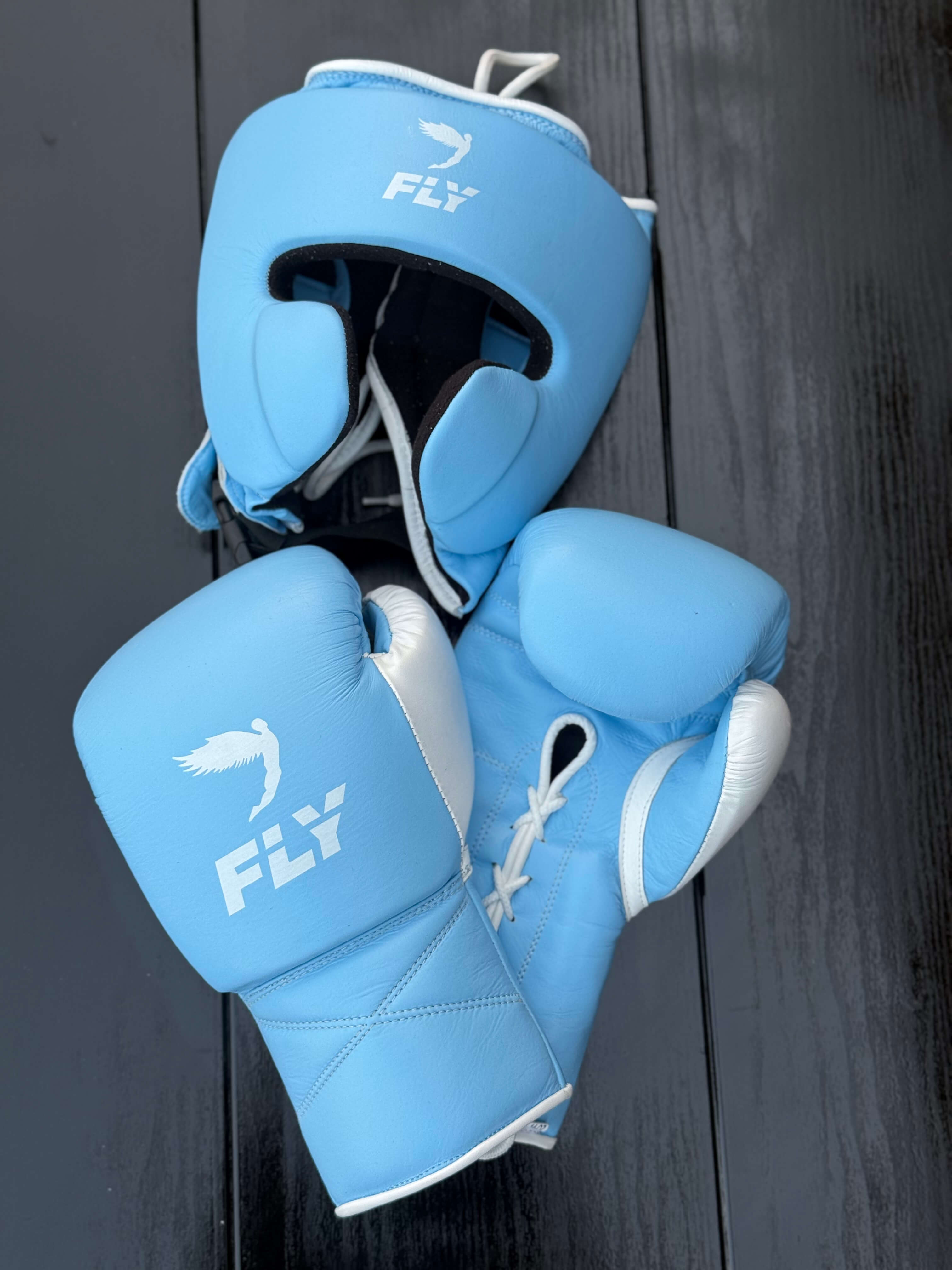 Fly Boxing Set | Sky-Blue/White