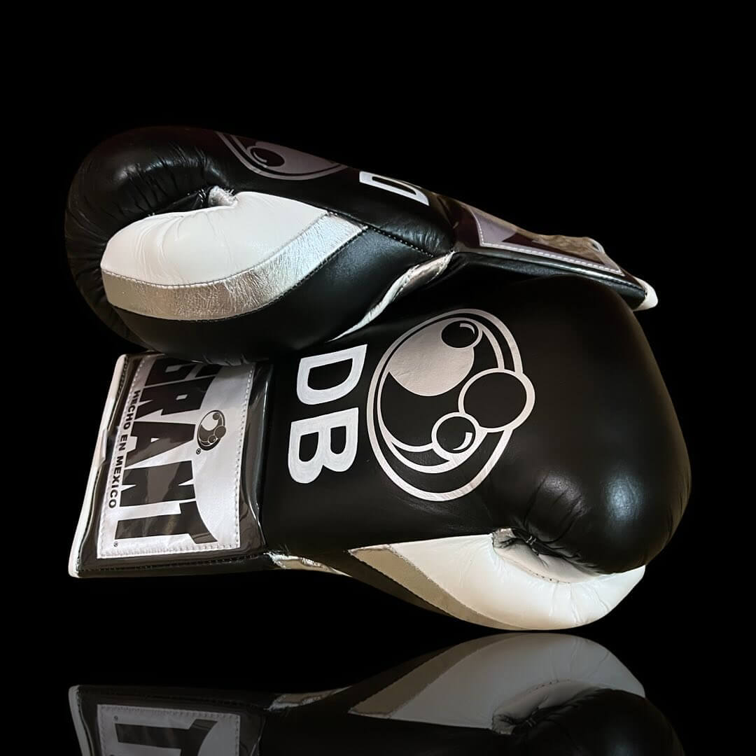 Grant Boxing Gloves Black/White/Silver 14oz Leather Training Gloves Thumb View