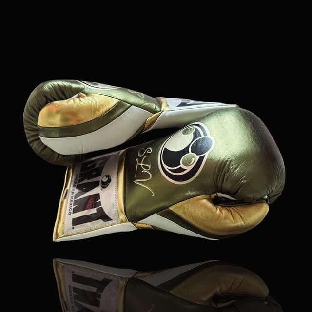 Grant Light-Green/White/Gold Lace-Up Boxing Gloves Classic Training Gloves Thumb View