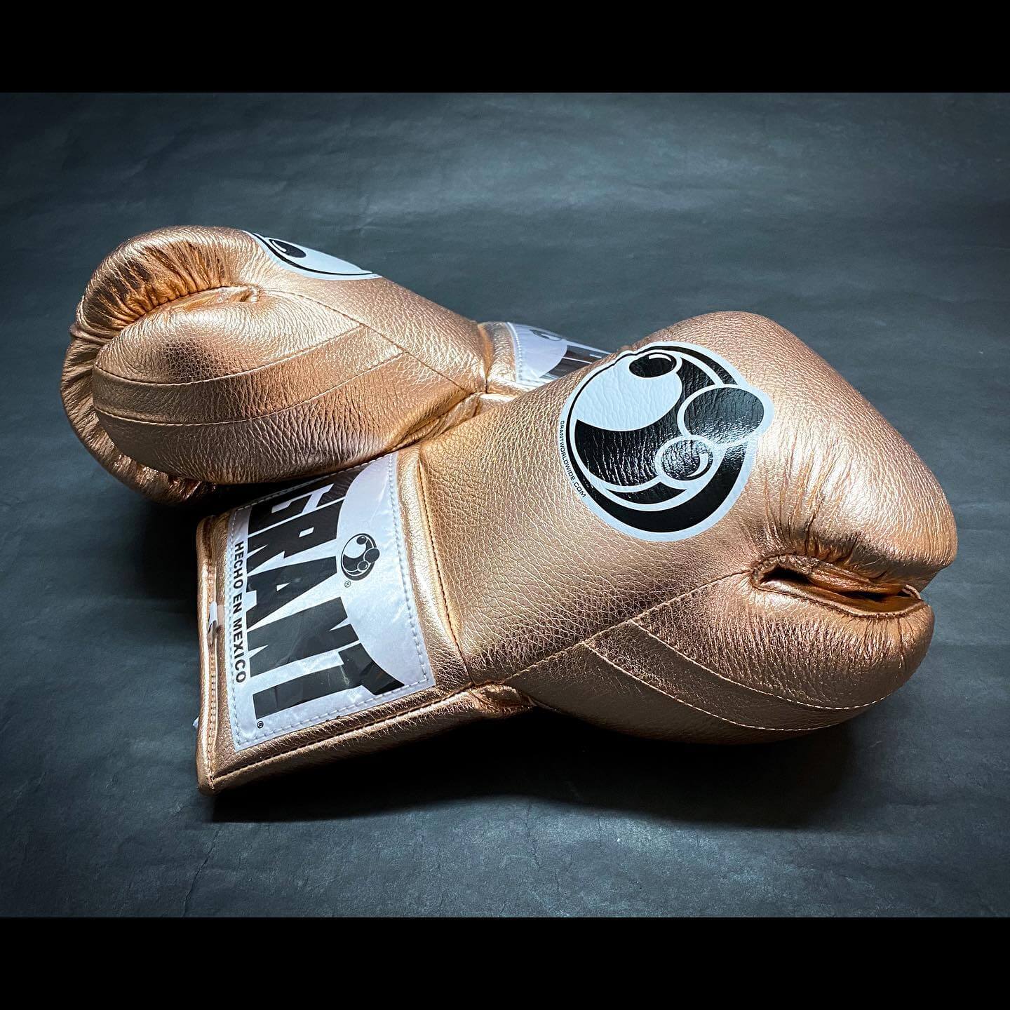 Grant Peach 14oz Boxing Gloves Custom Sparring Gloves Thumb View