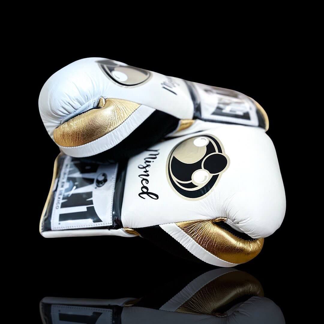 Grant White/Black/Gold 14oz Boxing Gloves High Quality Gym Gloves Thumb View