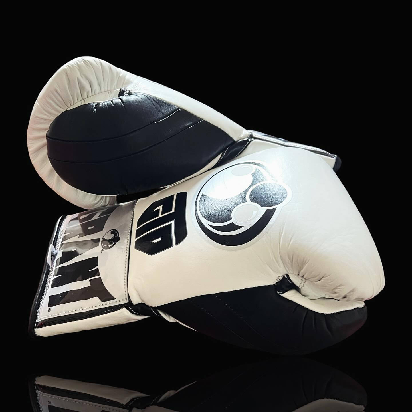 Grant White/Black Leather Boxing Gloves Classic Design Pair Thumb View