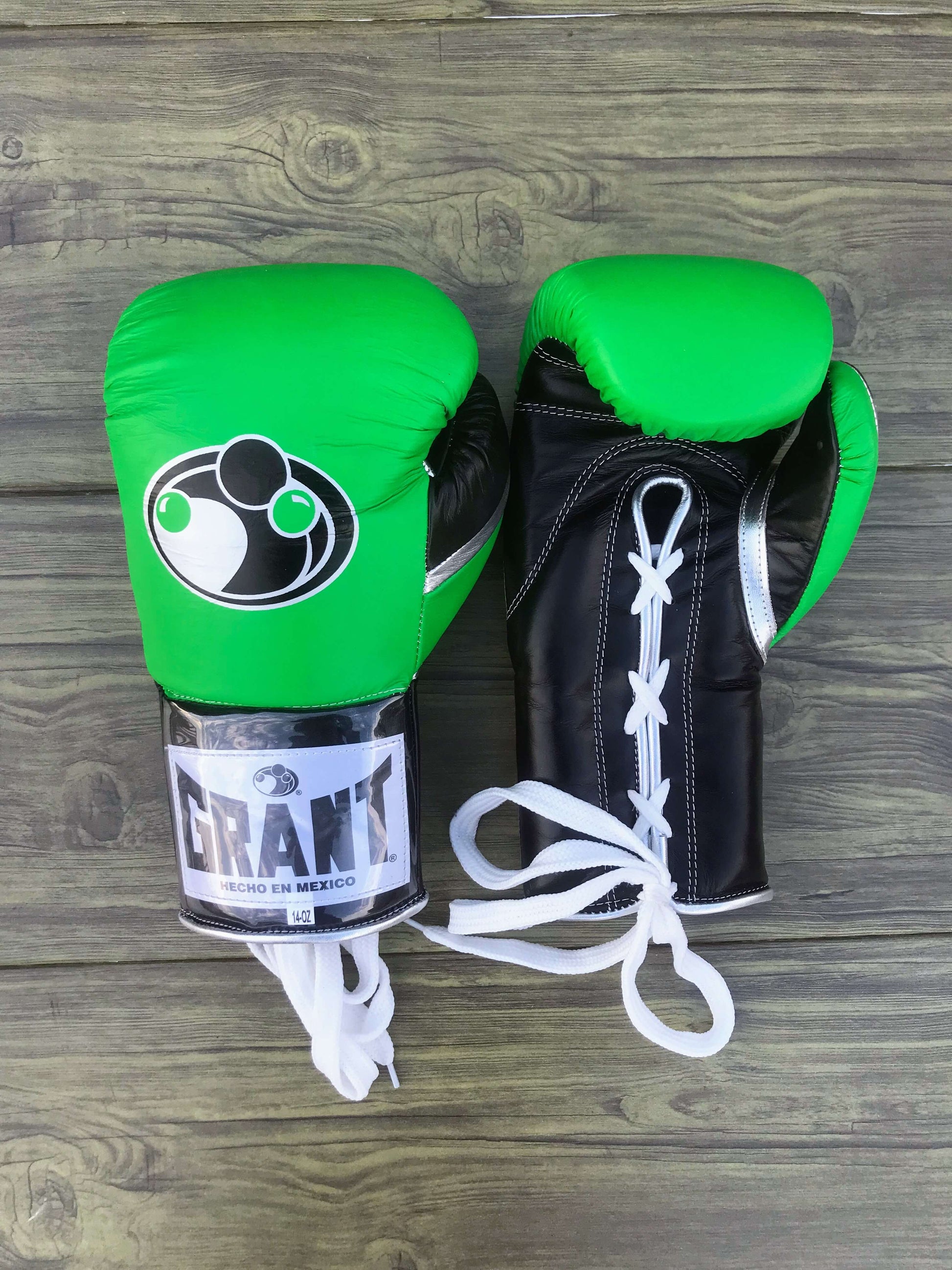 Grant Boxing Sets White/Green/Black Leather Gloves Front View