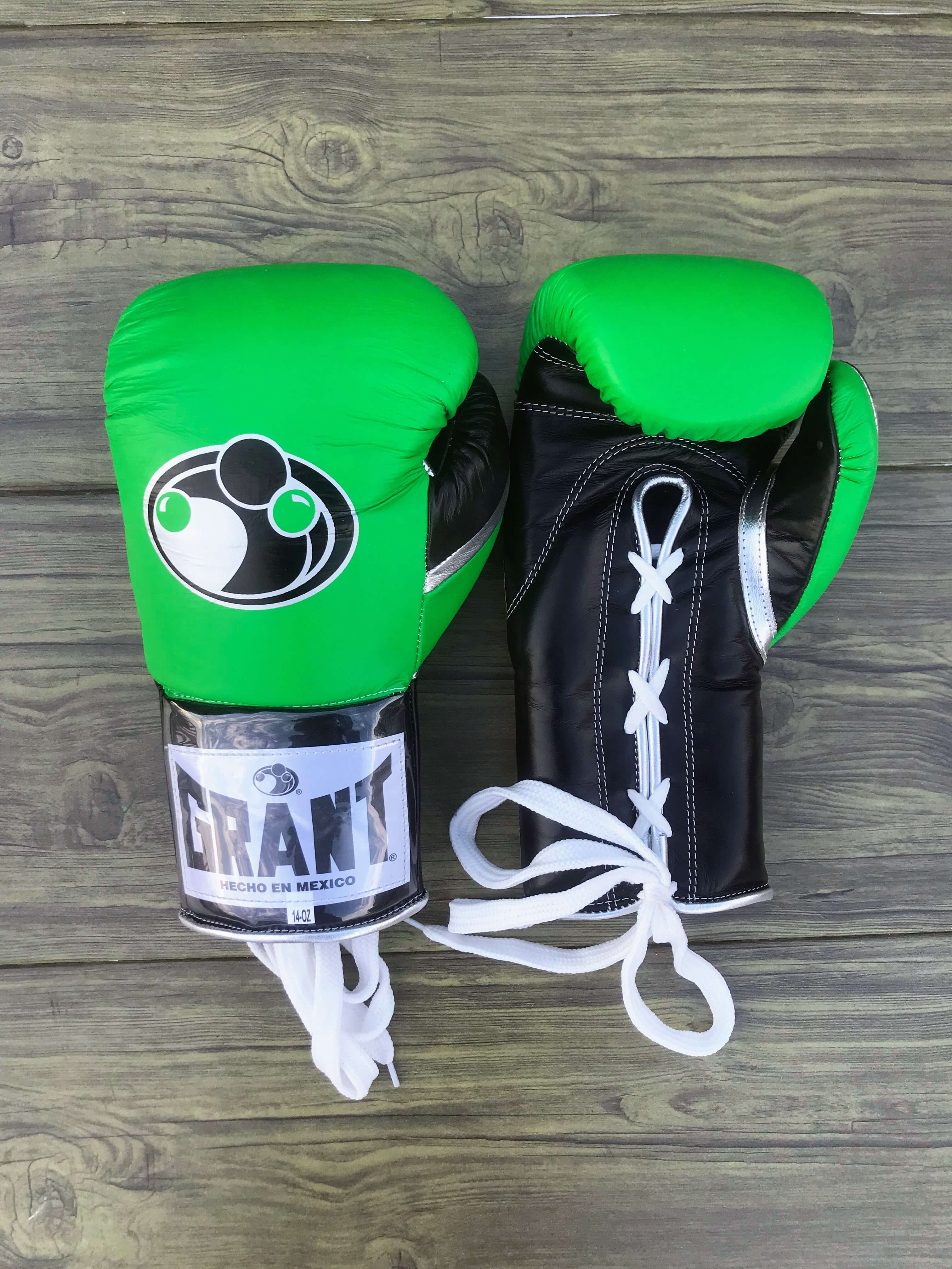 Grant Boxing Sets White/Green/Black Leather Gloves Front View