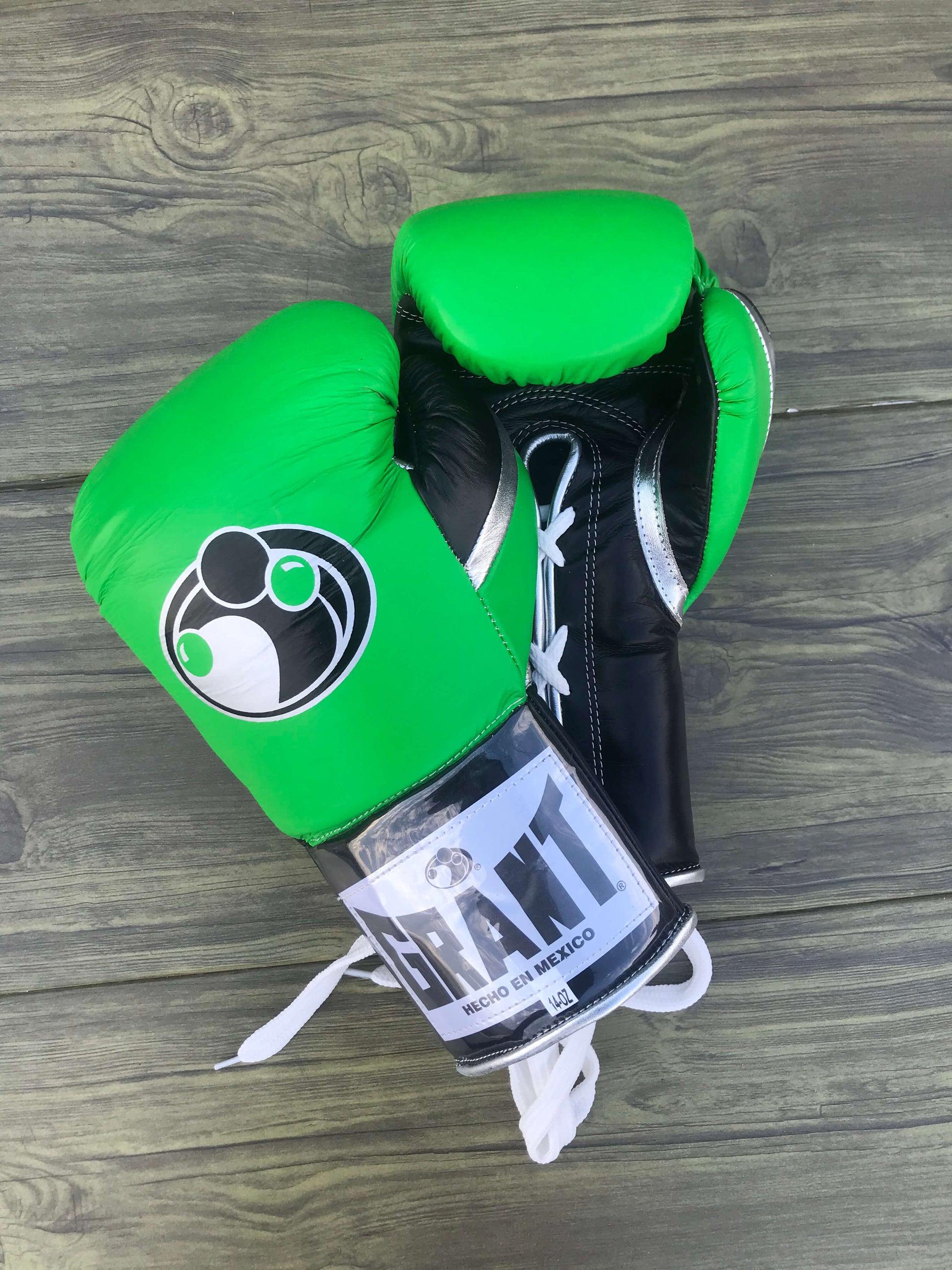 Grant Boxing Sets White/Green/Black Leather Gloves