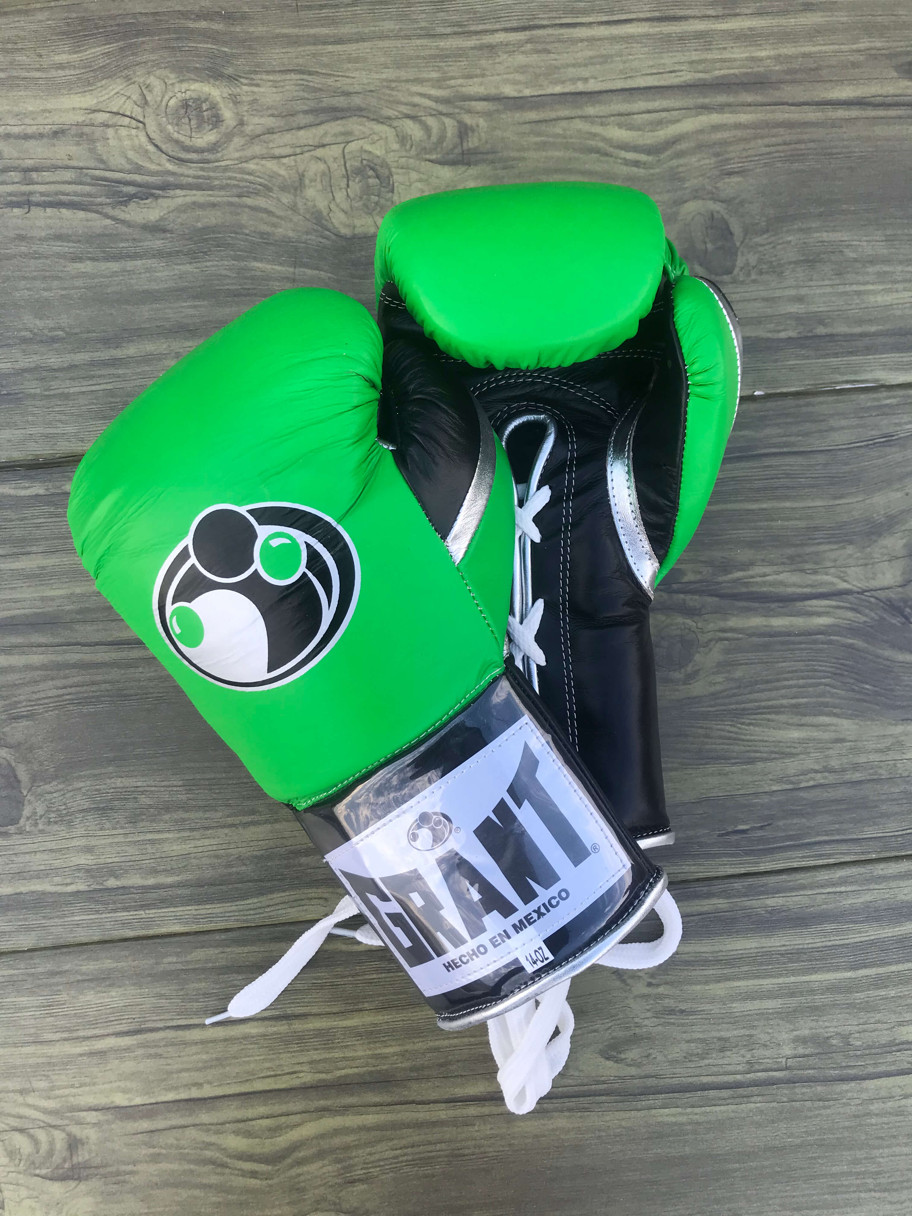 Grant Boxing Sets White/Green/Black Leather Gloves