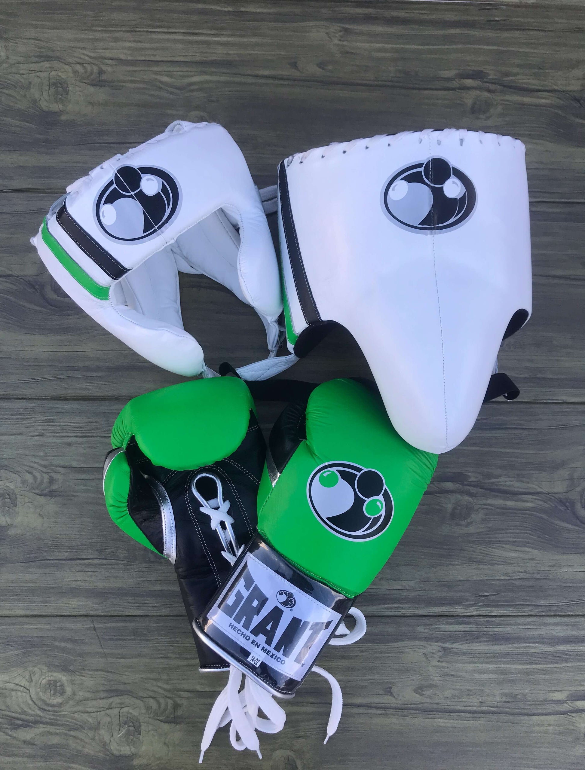 Grant Boxing Sets White/Green/Black Leather Combo Set for Sparring