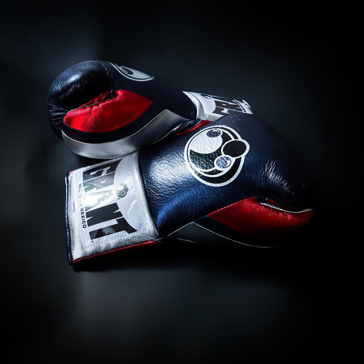 Grant Boxing Gloves Black/Red/Silver Leather Gloves Side View