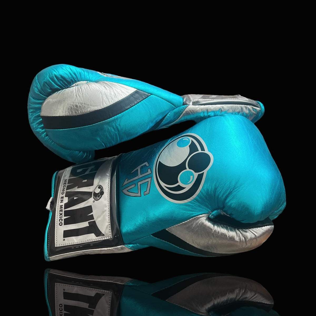 Grant Boxing Gloves Sky-Blue/Silver/Black 14oz Leather Training Gloves Side View