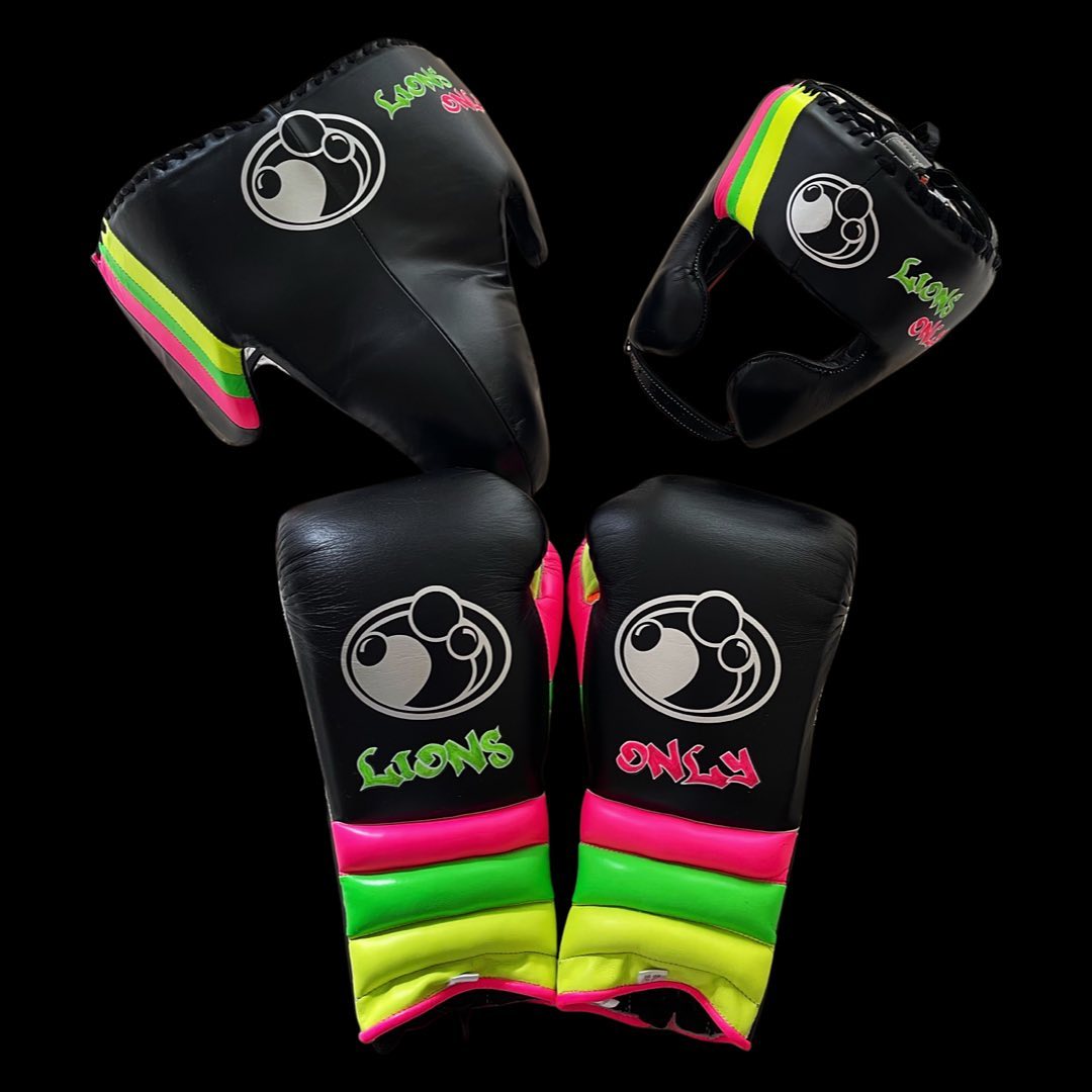 Grant Complete Boxing Set Black/Pink/Green/Yellow Gloves Headguard Training Bundle