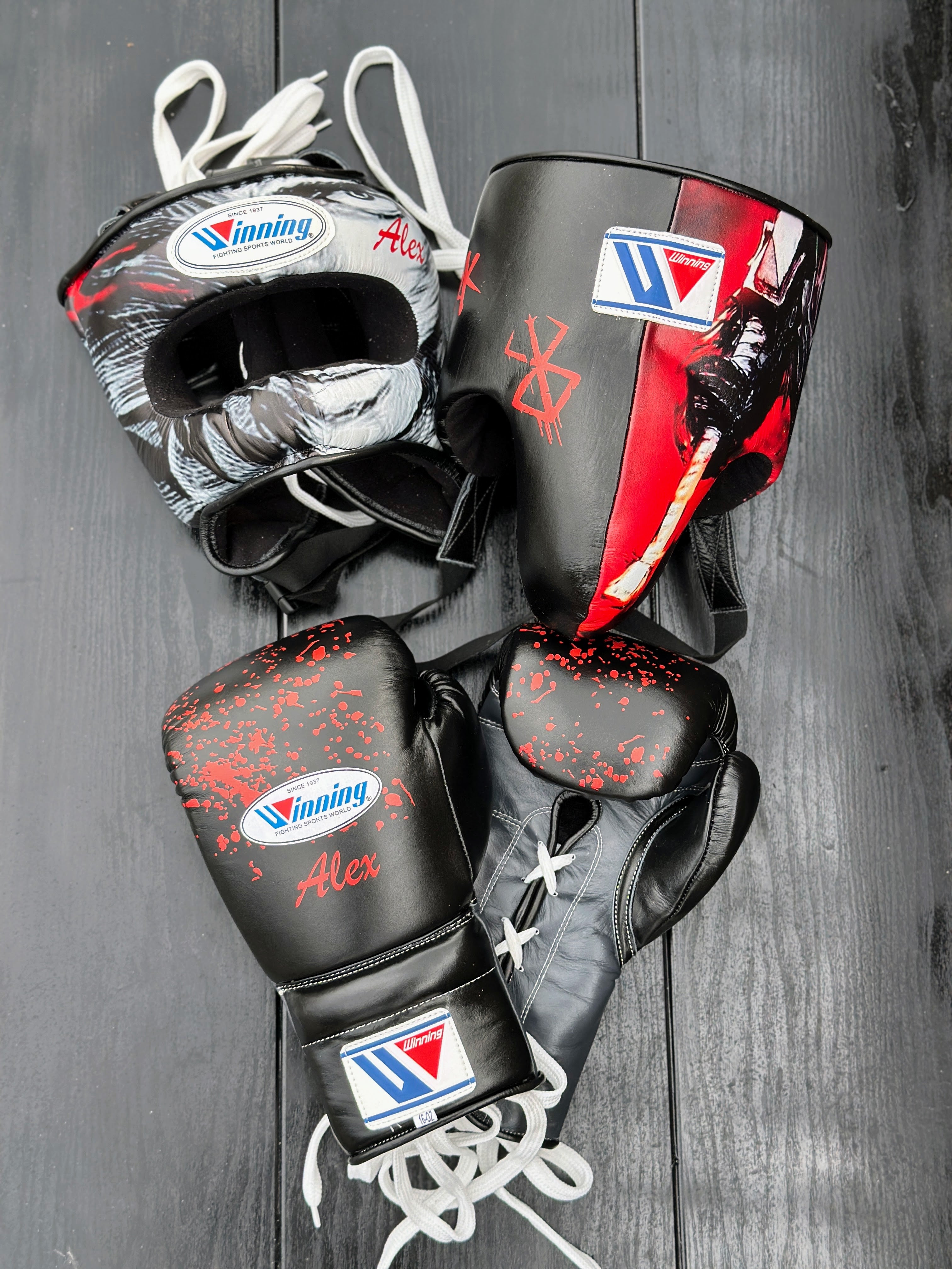 Winning Boxing Set Black/Red | Nosebar Headgear