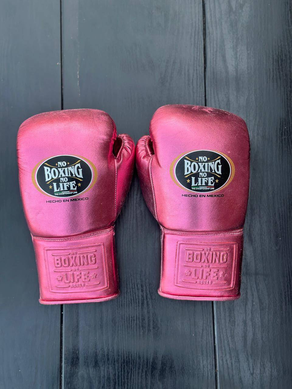 No Boxing No Life Pink Lace-Up Boxing Gloves Classic Training Gloves Back View