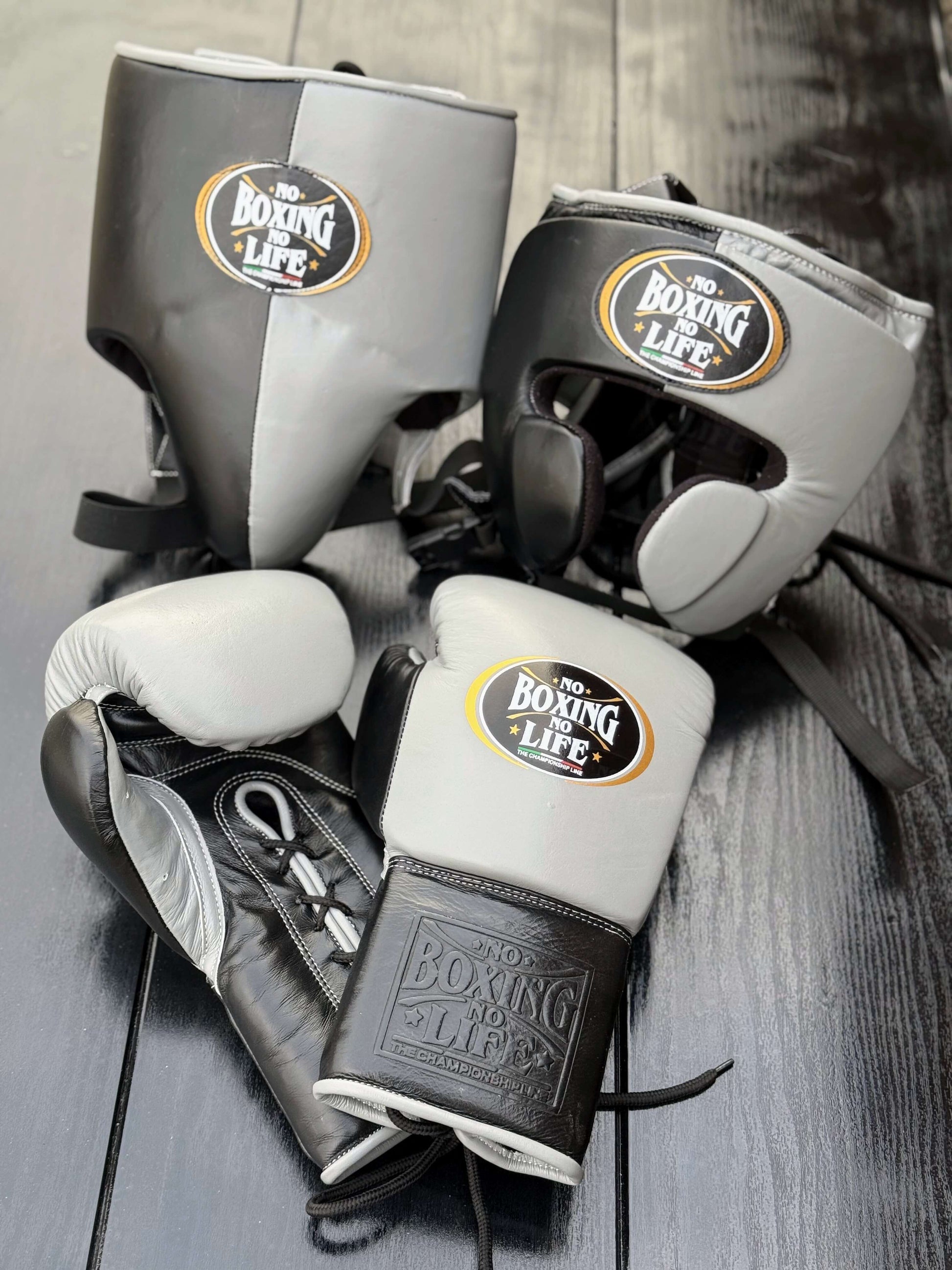 No Boxing No Life Beginner Boxing Set Grey/Black Gloves Training Kit