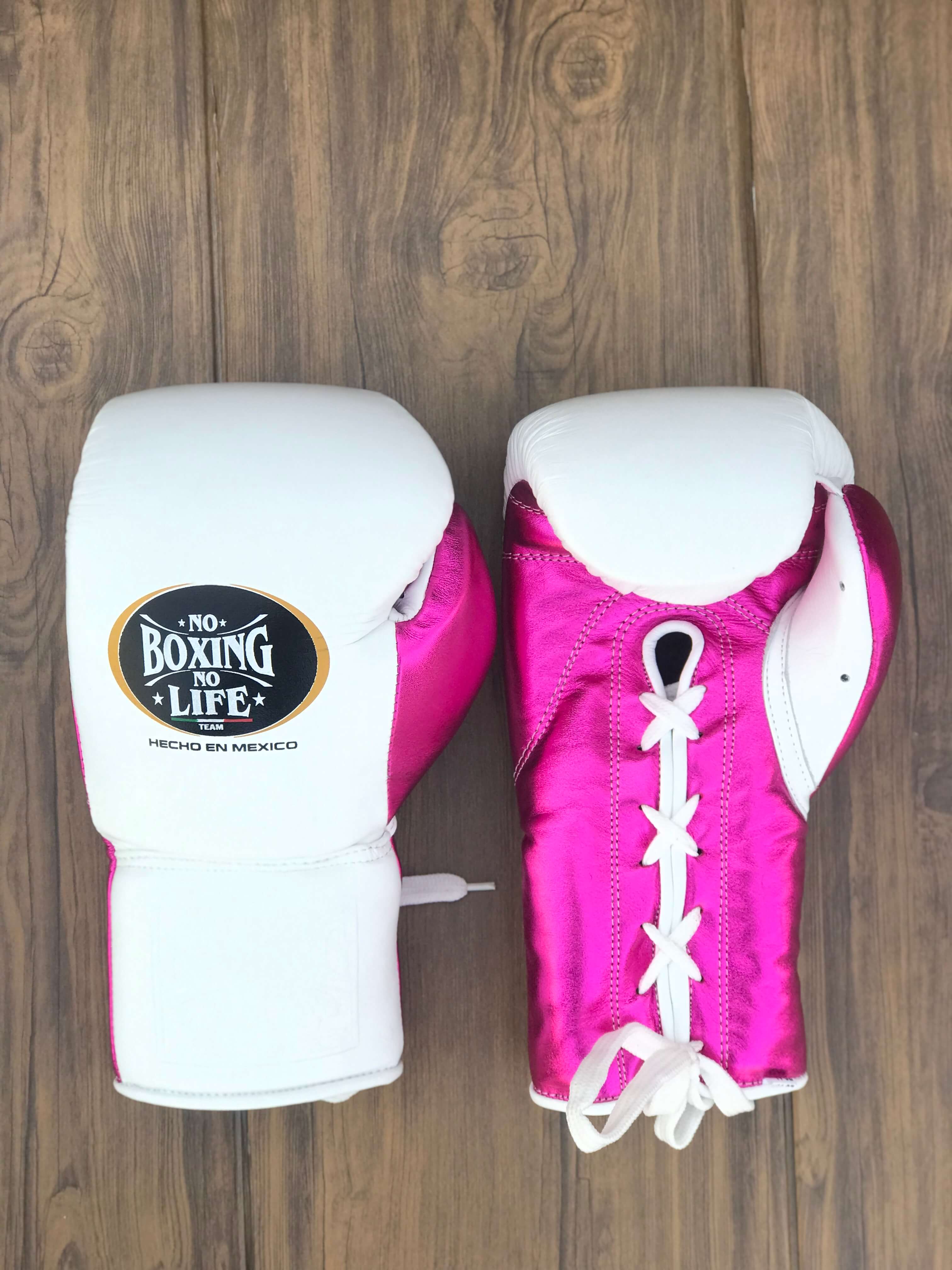 No Boxing No Life Sparring Boxing Set Pink/White Complete Gear Bundle Gloves Front-View