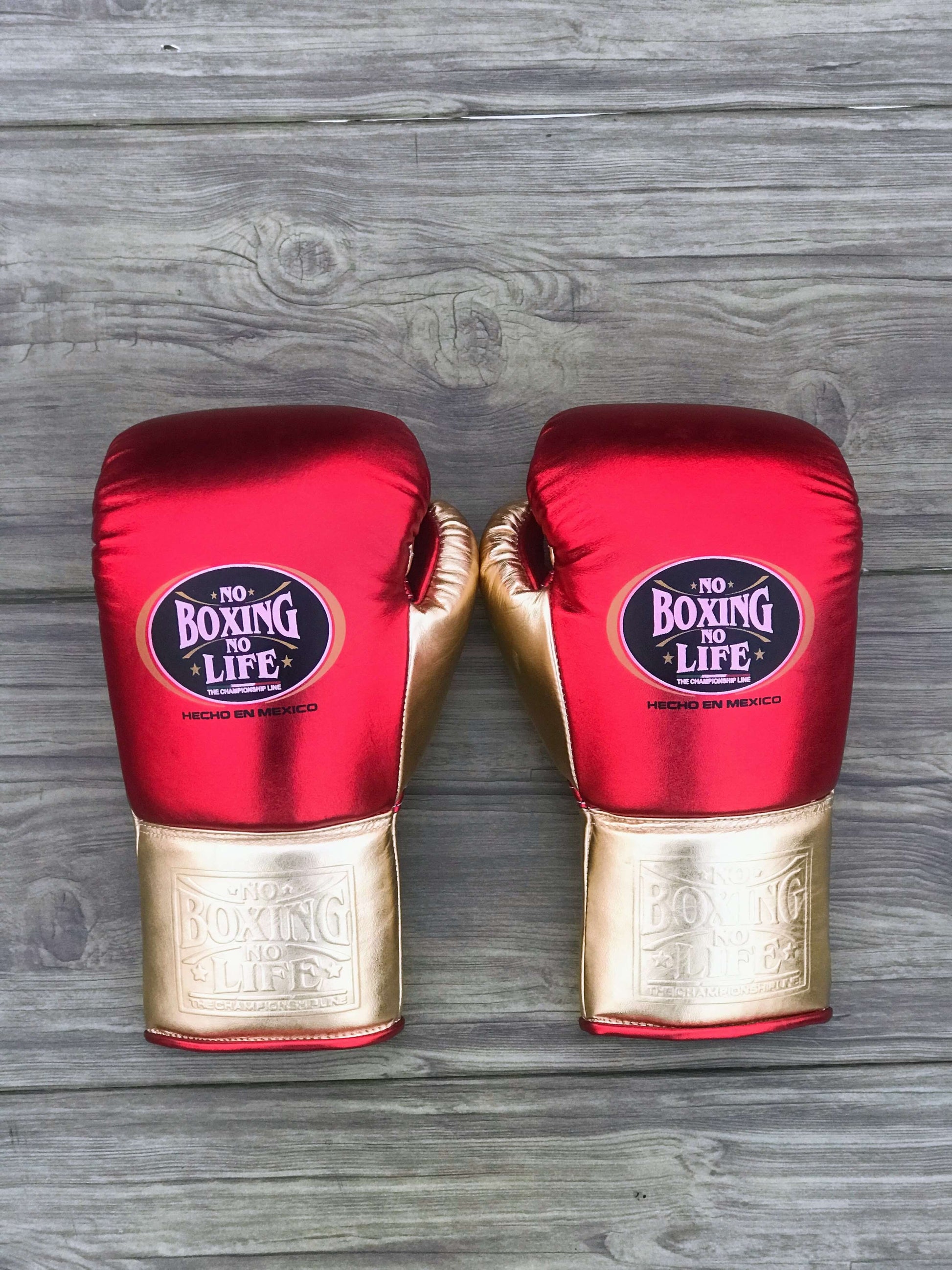 No Boxing No Life Complete Boxing Set Red/Gold Gloves Back View