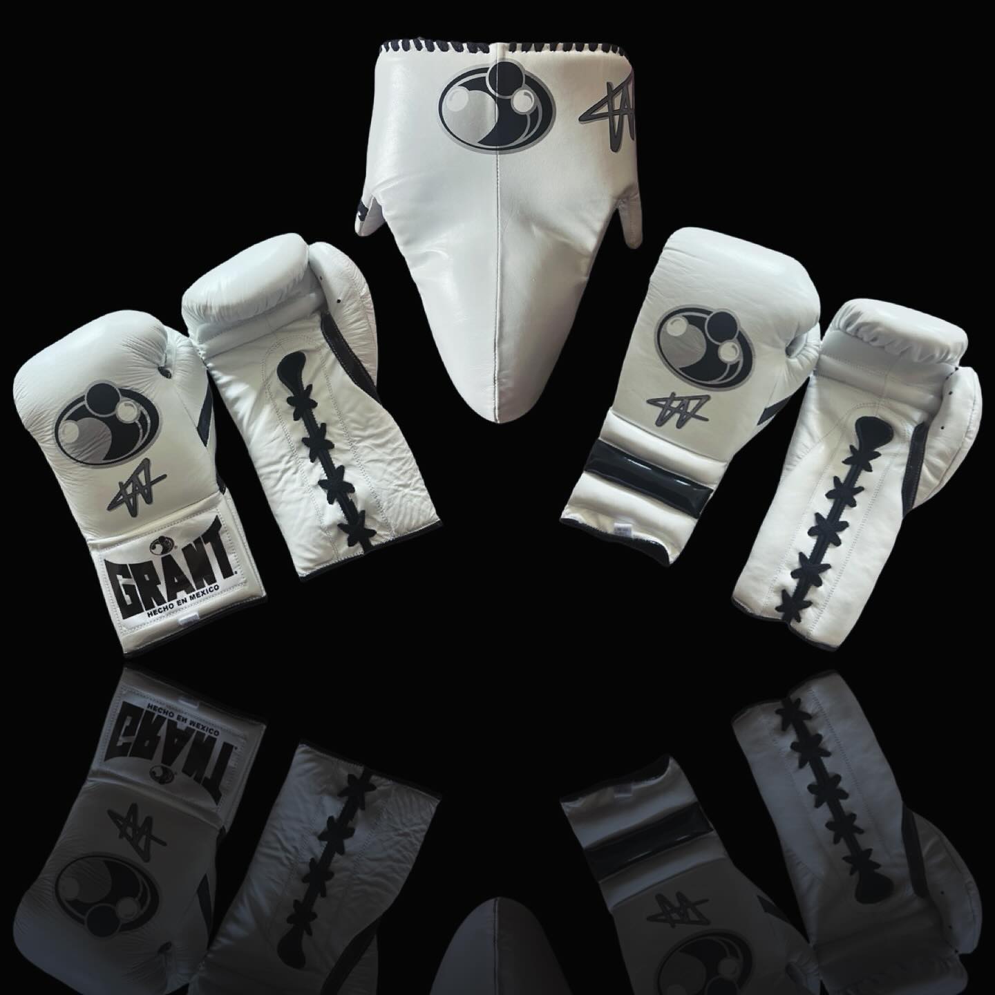 Grant Boxing Set | White/Black