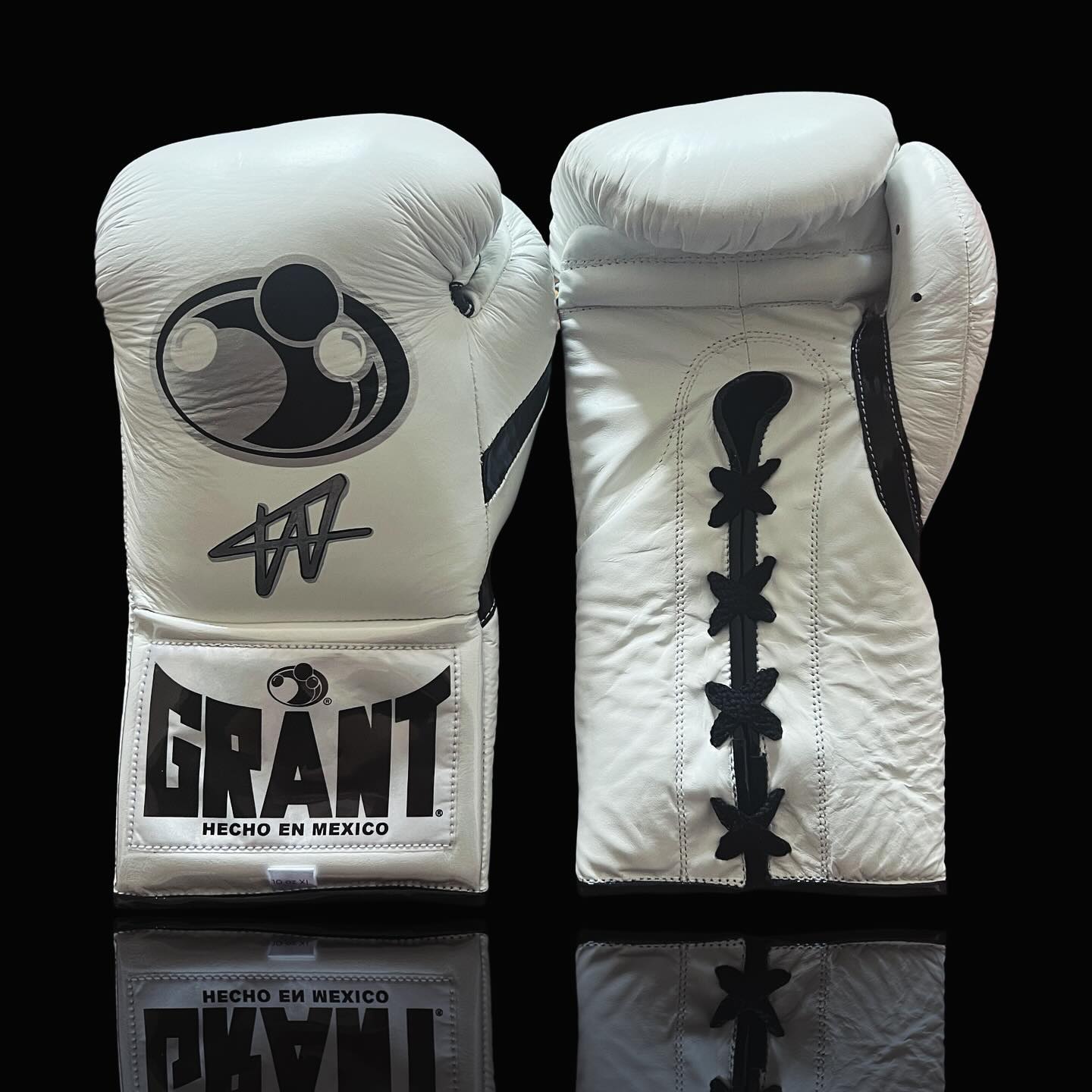 Grant Boxing Set | White/Black