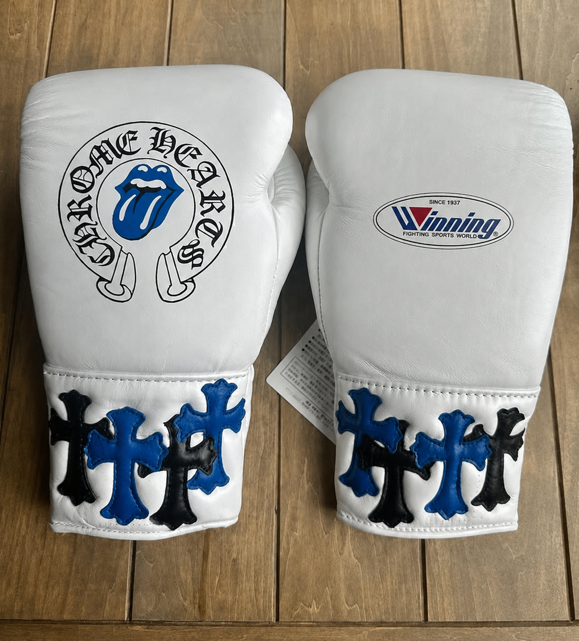 Winning Blue Chrome Style Lace-Up Boxing Gloves Classic Training Gloves