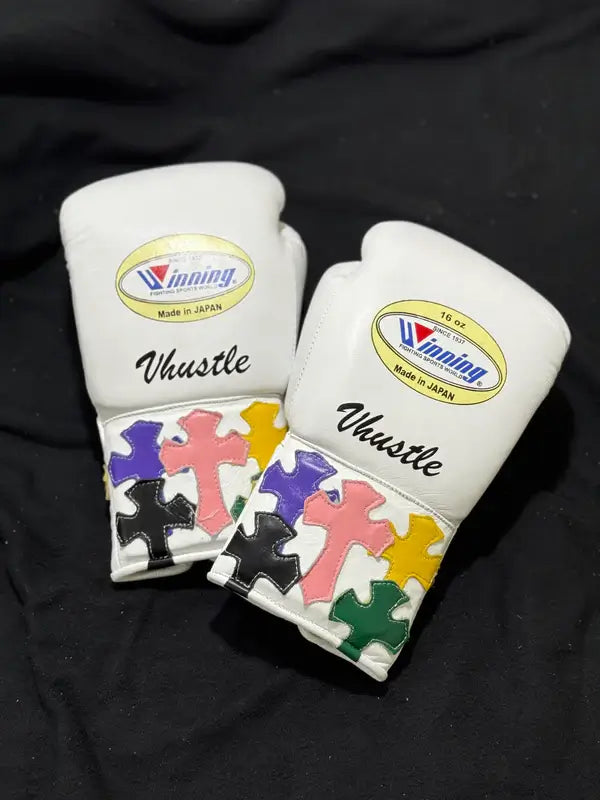Winning Boxing Set White 14oz Gloves View