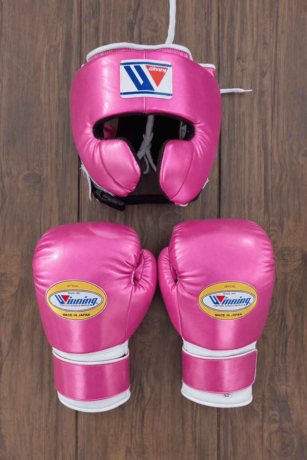 Winning Boxing Set Pink/Silver 14oz Gloves with Headguard Training Kit