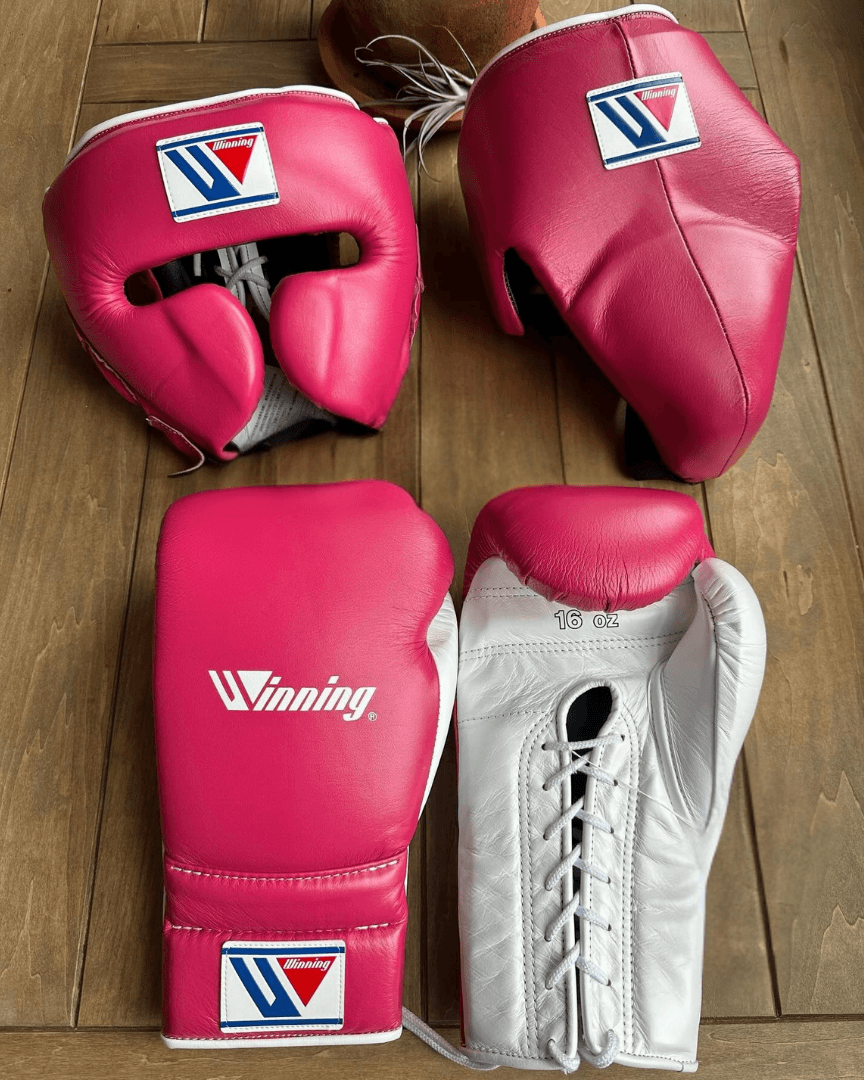 Winning Boxing Set Pink/White Lace-Up Gloves Headguard Kit