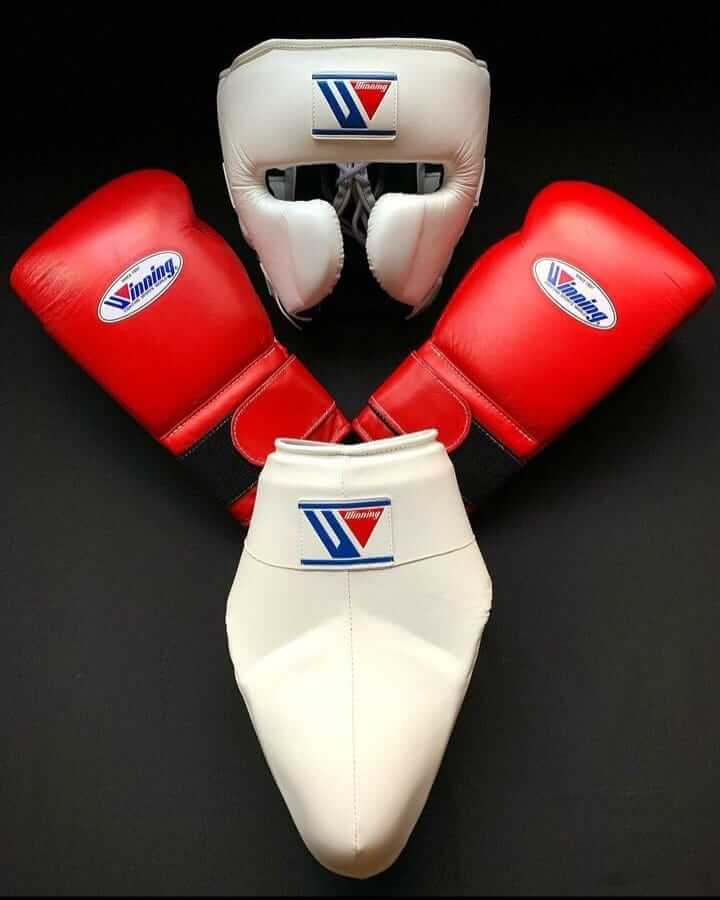 Winning Complete Boxing Set White/Red Gloves Headguard Training Bundle