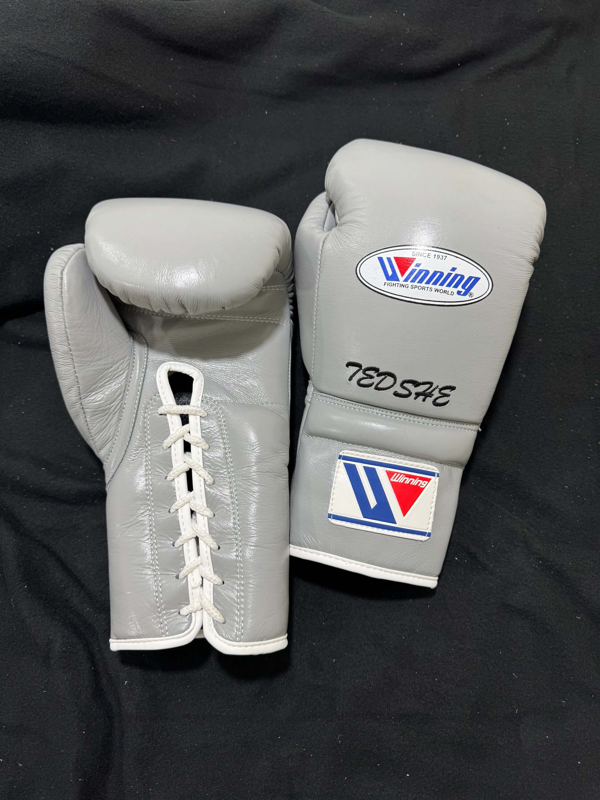 Winning Light-Grey Leather Boxing Gloves Classic Design Pair