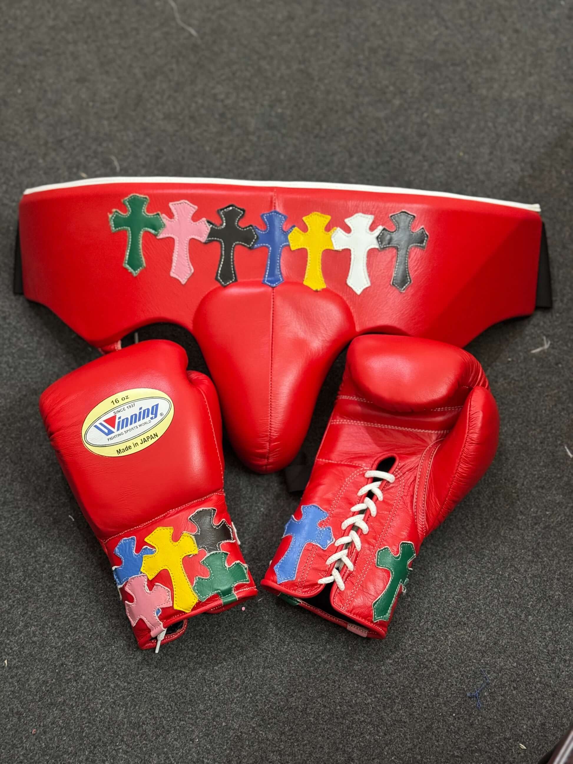 Winning Red Boxing Set Fitness Training Gloves Headguard