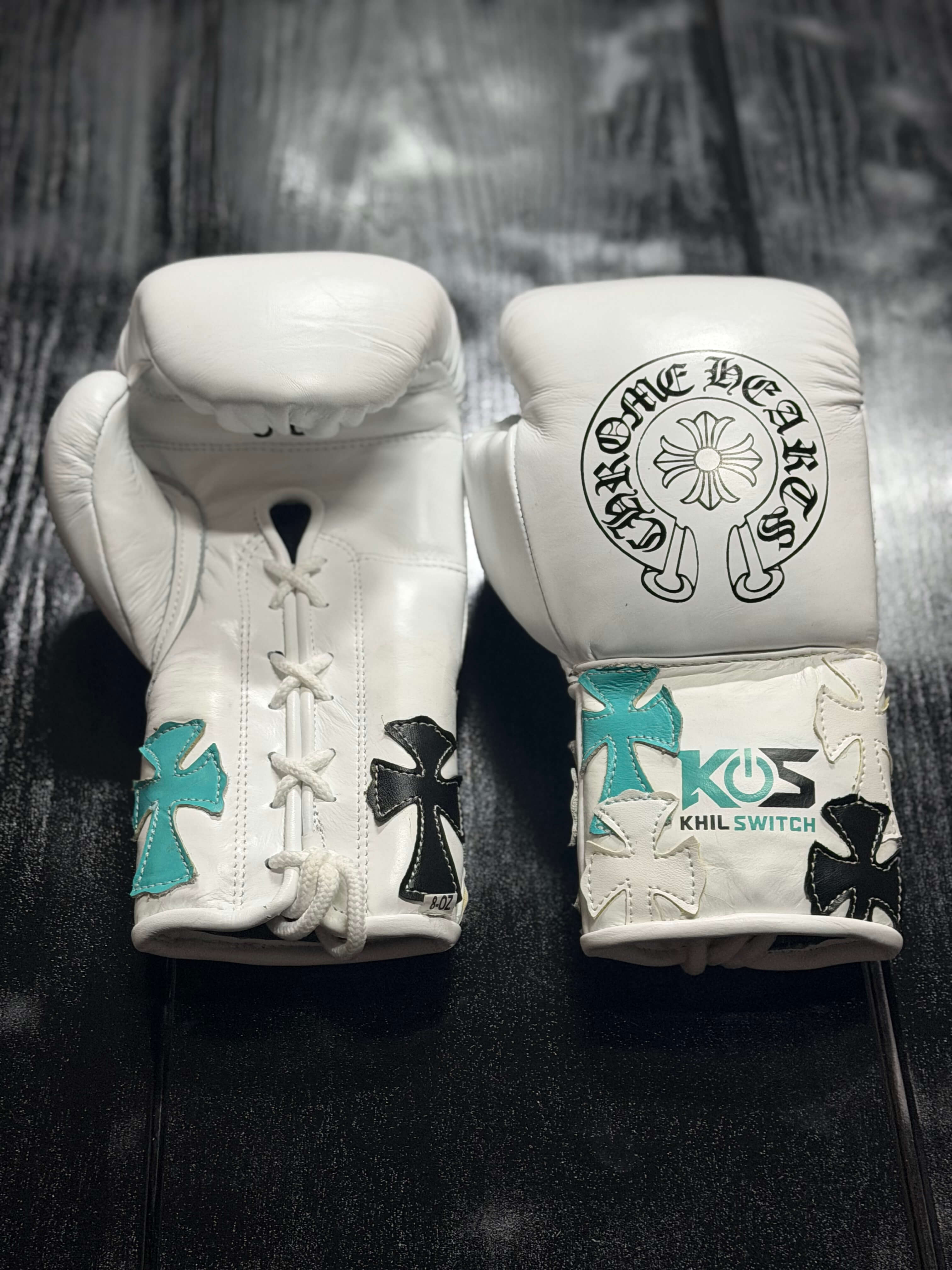 Winning Boxing Sets White/Black/Teal Chrome Heart Style Training Set Gloves Front View