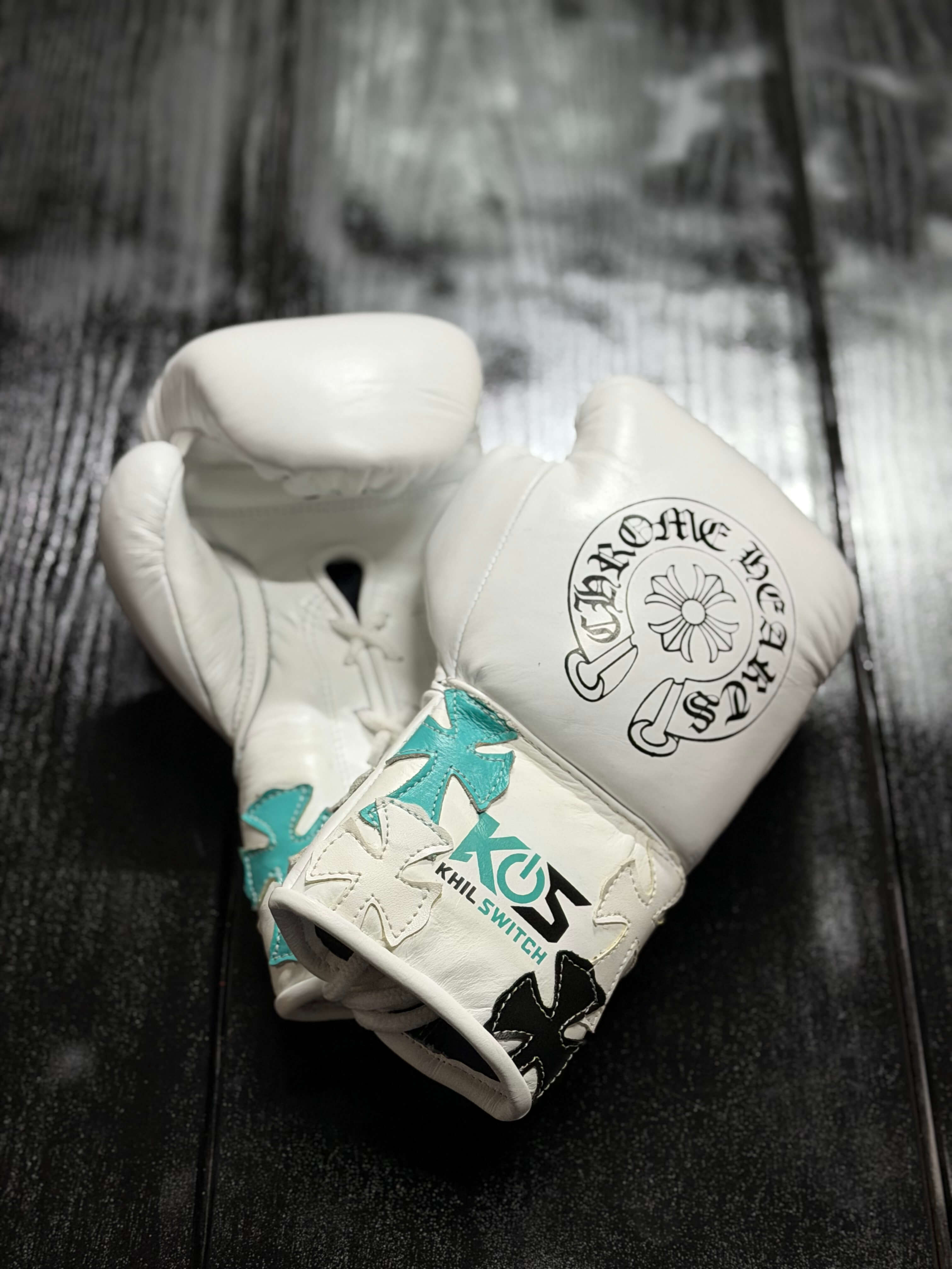 Winning Boxing Sets White/Black/Teal Chrome Heart Style Training Set Gloves