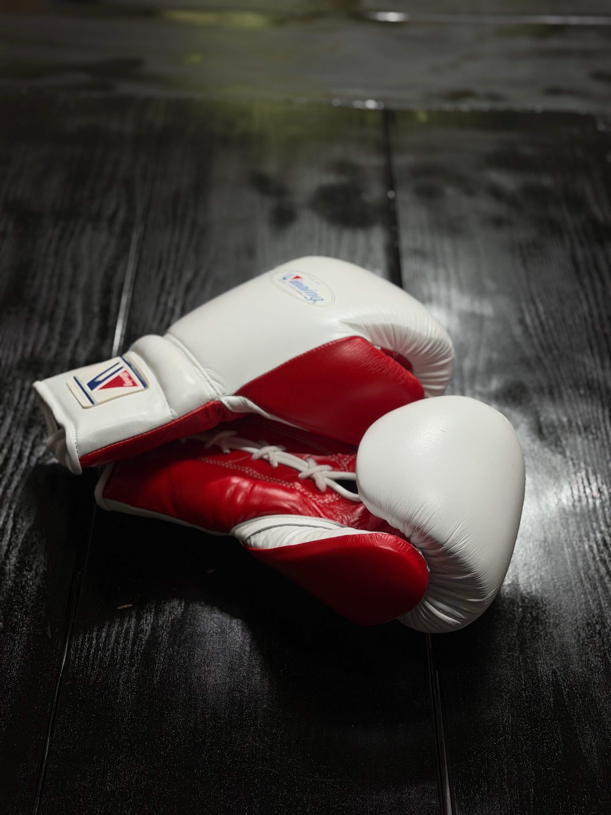 Winning Boxing Sets White/Red Leather Gloves